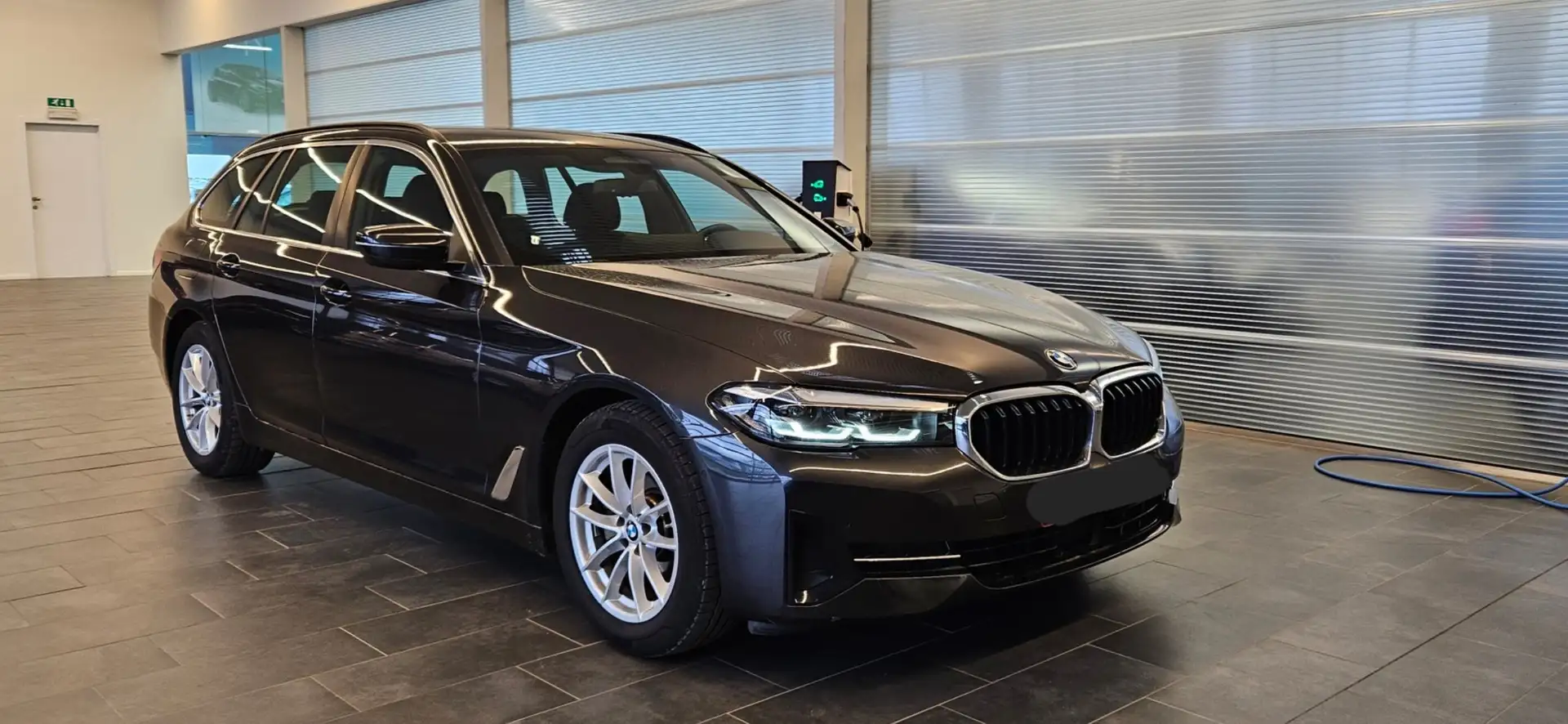 BMW 520 DA LUXURY/NAVI PRO/CAMERA/ACC/LEDER/LED/**33000KM Grijs - 1