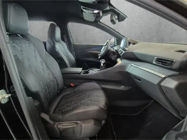 Peugeot 3008 view 13