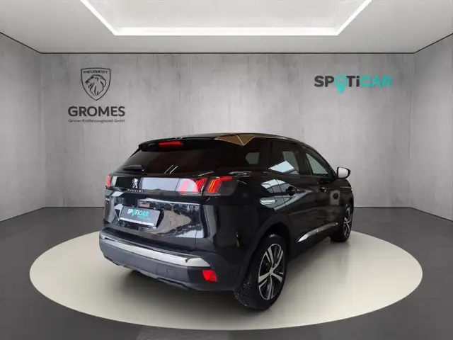 Peugeot 3008 view 3