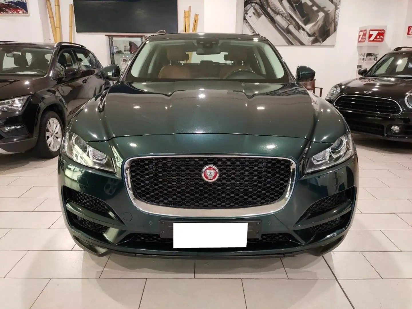 Jaguar F-Pace 2.0 D AWD 180 CV Prestige Pelle Tabacco Grün - 2
