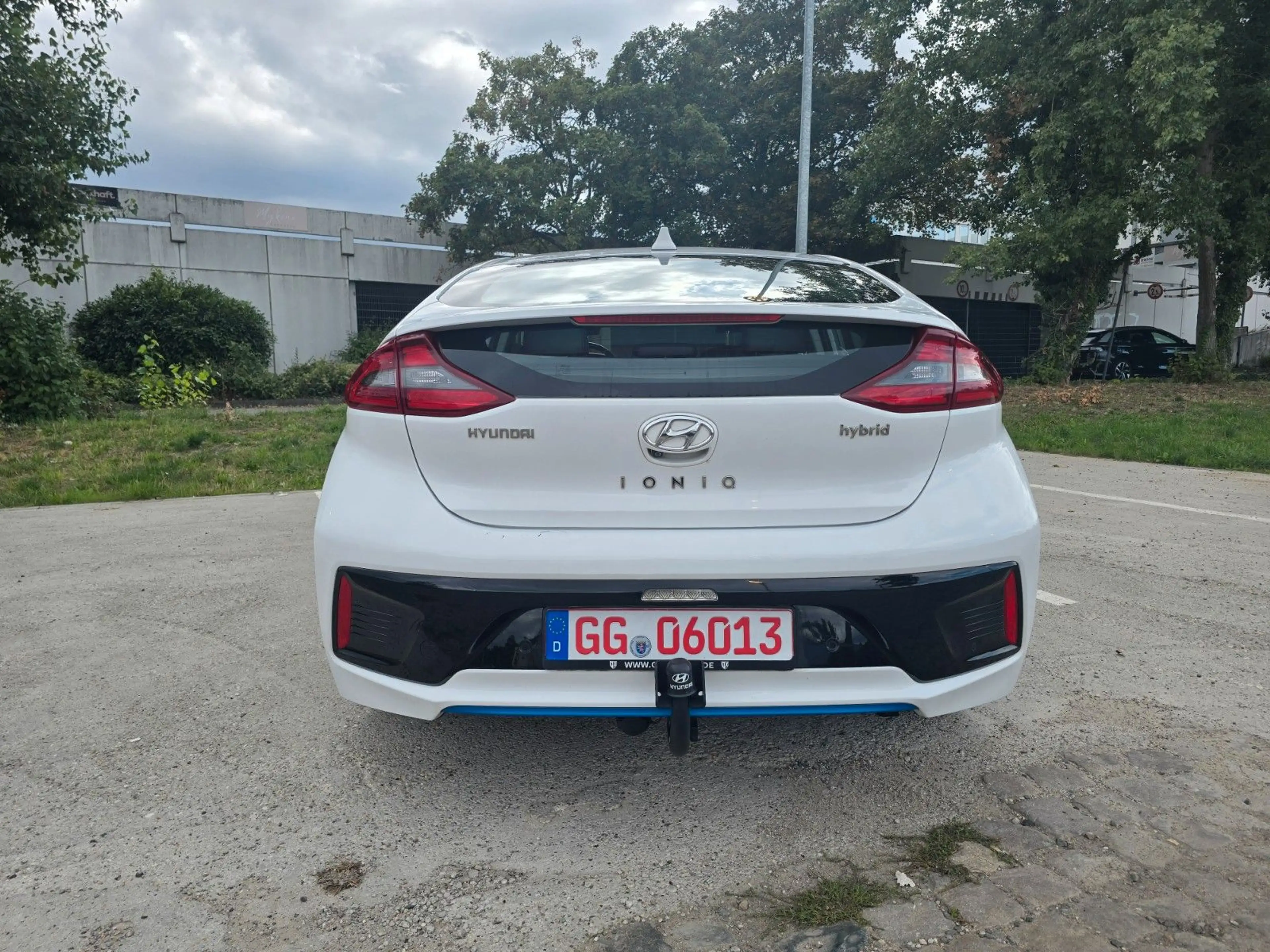 Hyundai IONIQ Premium Hybrid/Voll/Memory/Leder/ACC/AHK — photo 4