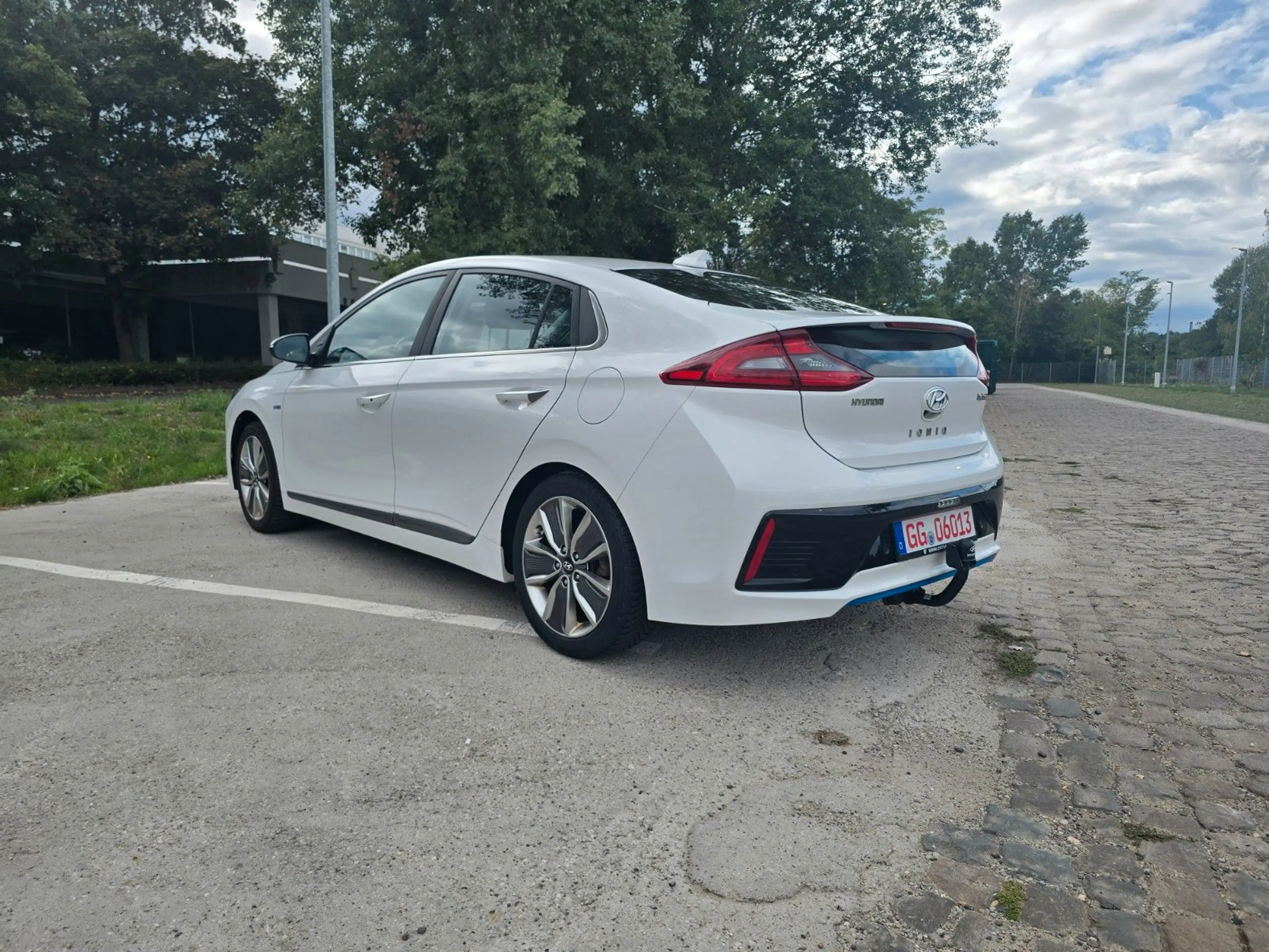 Hyundai IONIQ Premium Hybrid/Voll/Memory/Leder/ACC/AHK — photo 5
