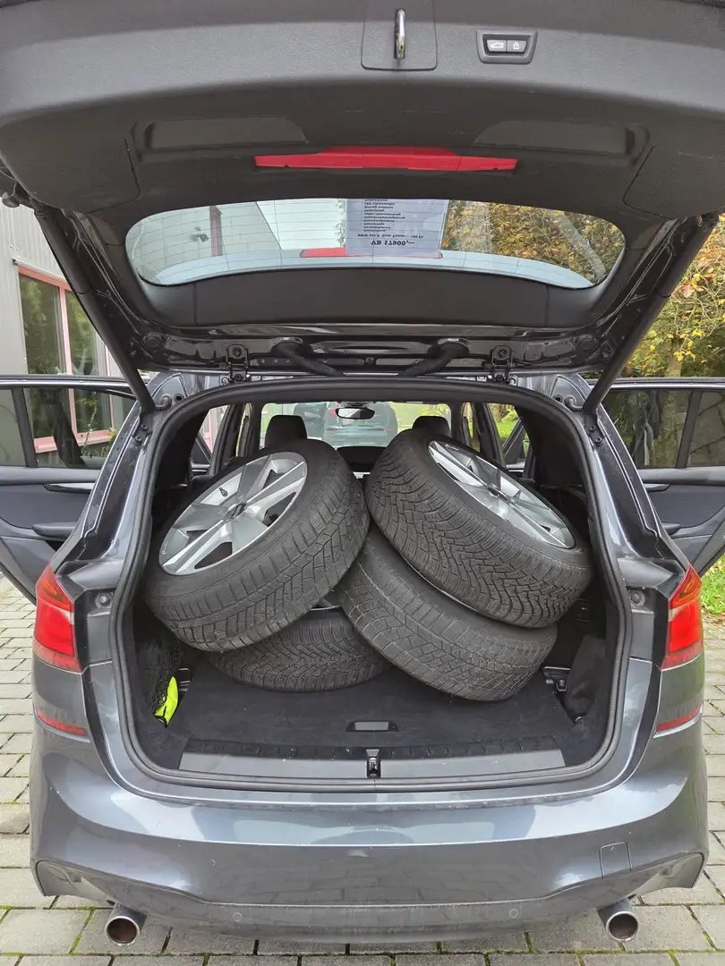 BMW 220 220d Gran Tourer xDrive Sport-Aut. Grau - 2