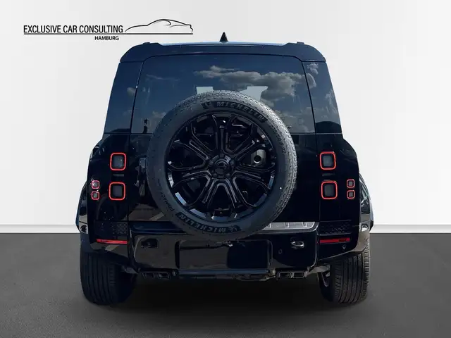 Land Rover Defender view 5