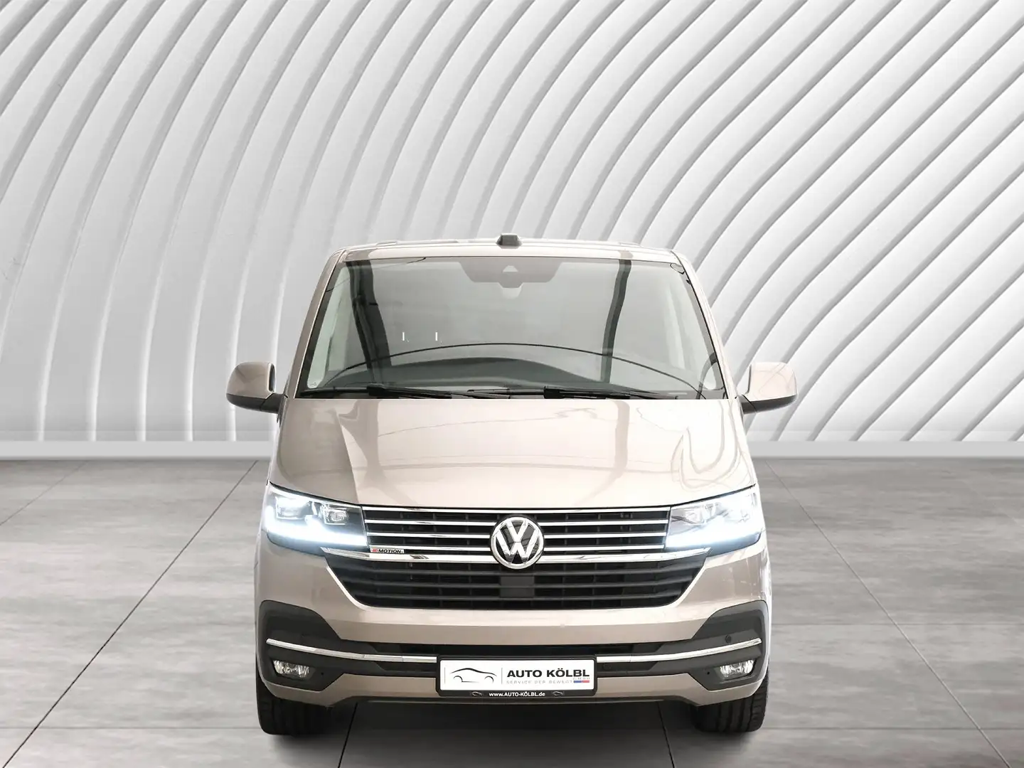 Volkswagen T6.1 Multivan Generation Six 4MOTION Beige - 2