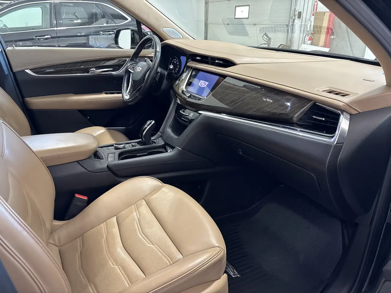 Cadillac XT6 снимка Cadillac XT6