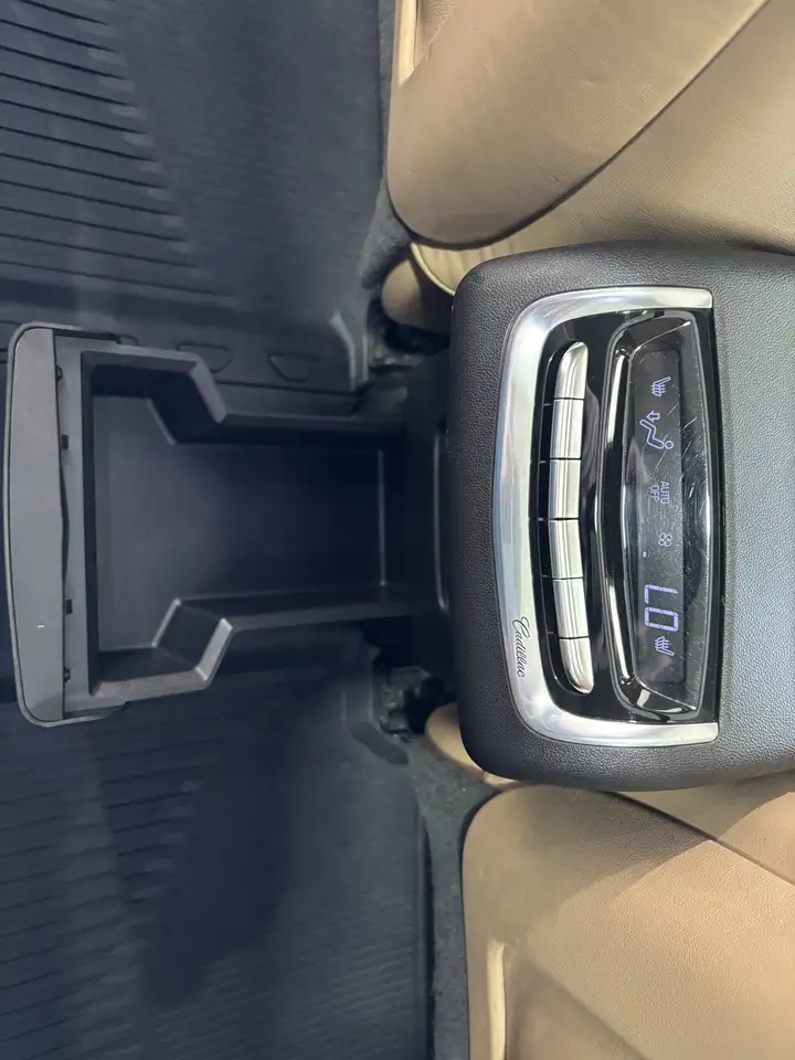 Cadillac XT6 снимка Cadillac XT6