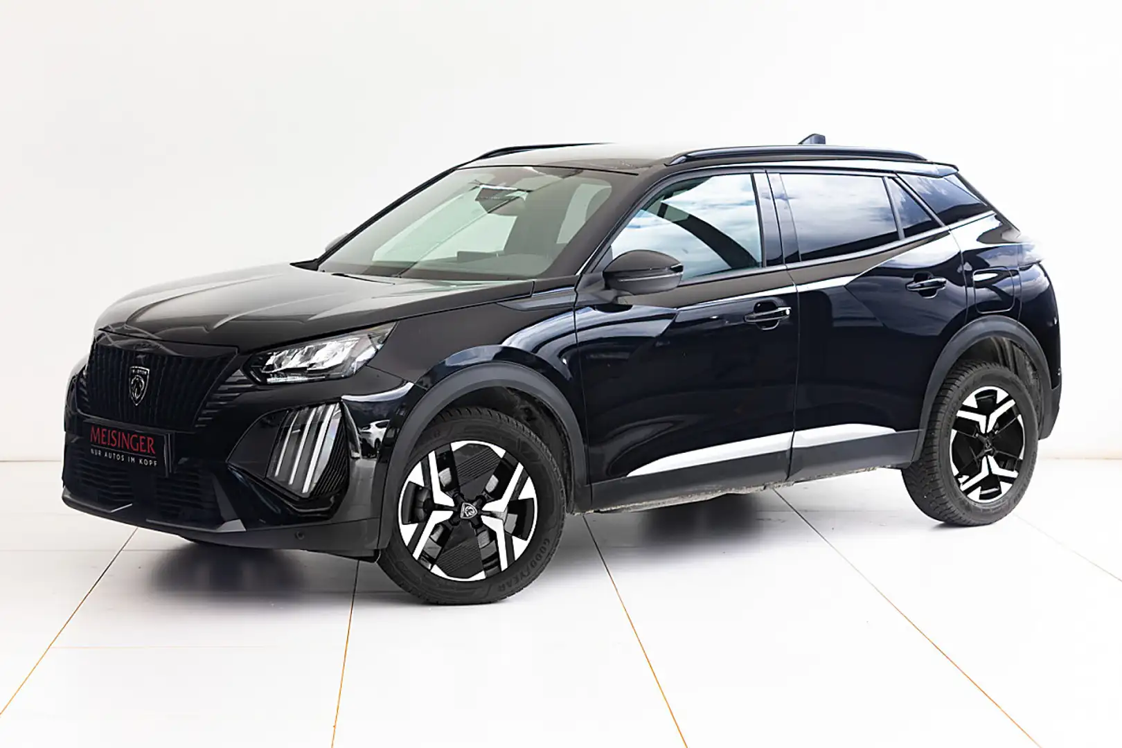 Peugeot 2008 Hybrid 145 e-DCS6 Allure Schwarz - 1