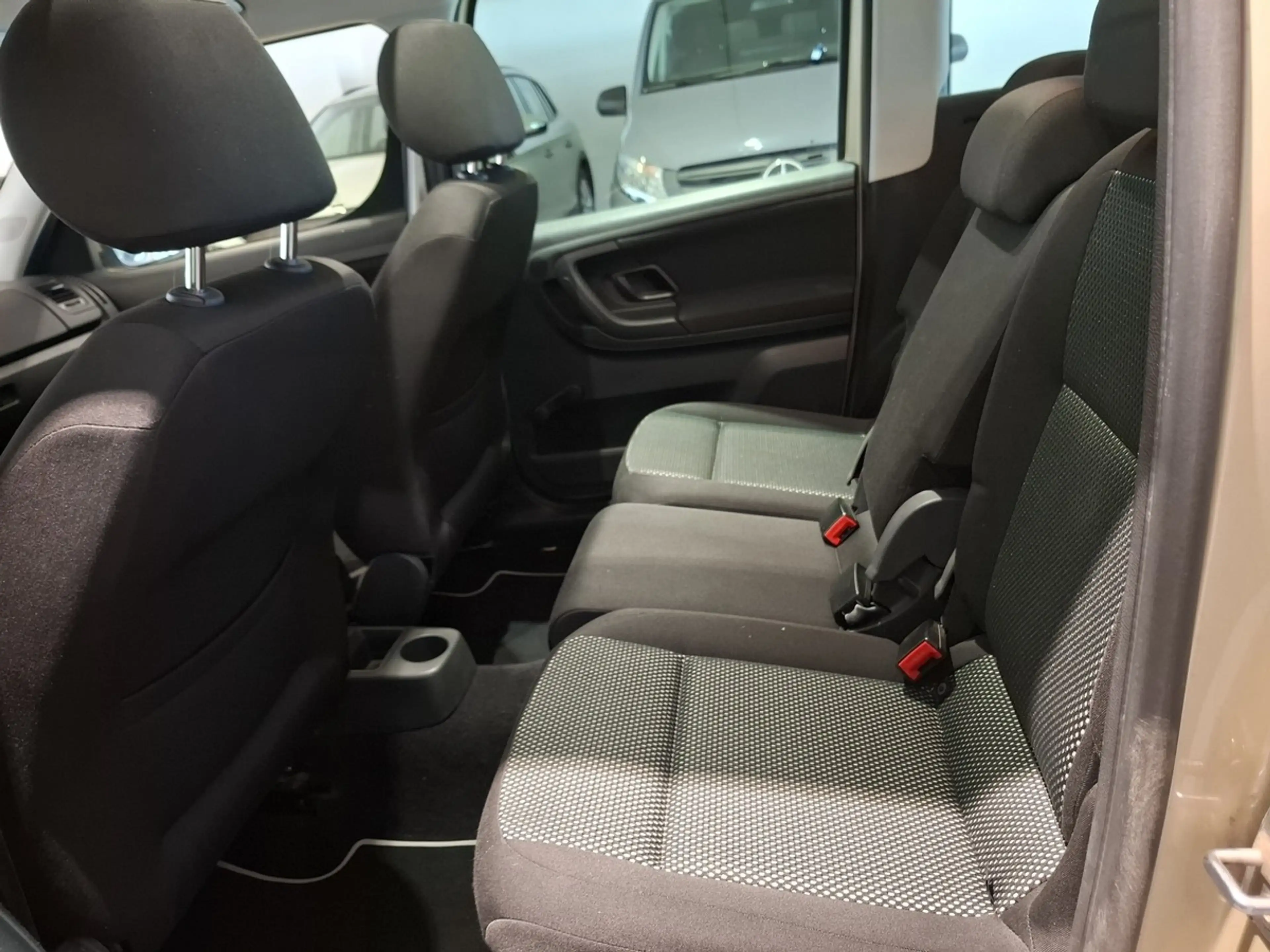 Skoda Roomster Scout 1.2 TSI Panorama Klima PDC — photo 11