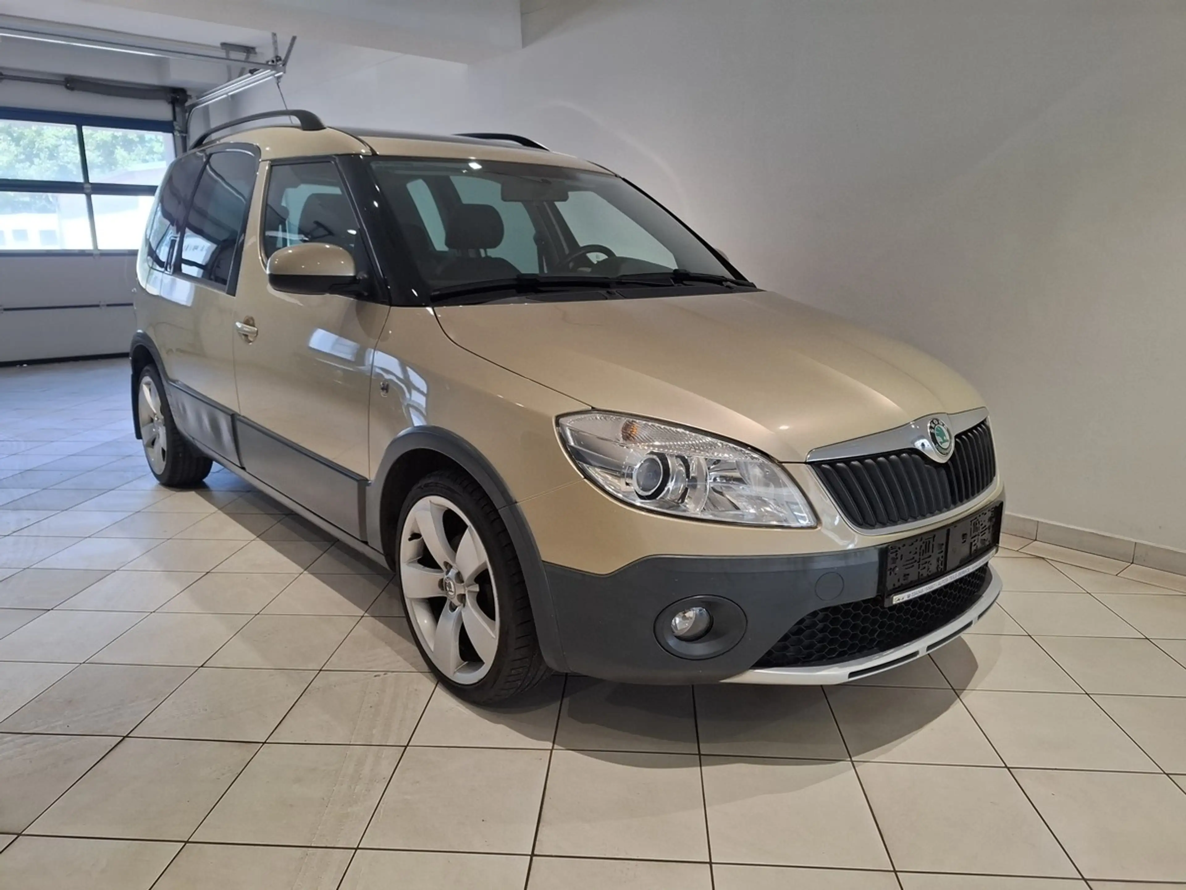 Skoda Roomster Scout 1.2 TSI Panorama Klima PDC