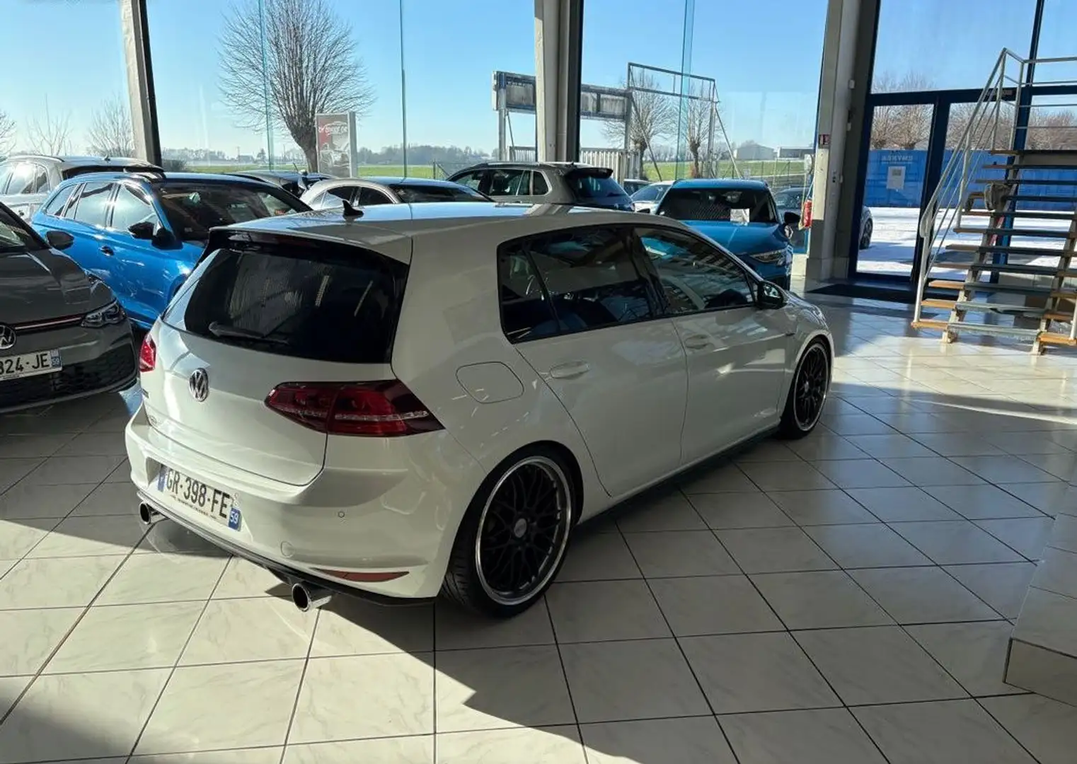 Volkswagen Golf VII GTI 2.0 TSI 220CH GPS-XENON-JANTES 19-BLANC ORYX Weiß - 2
