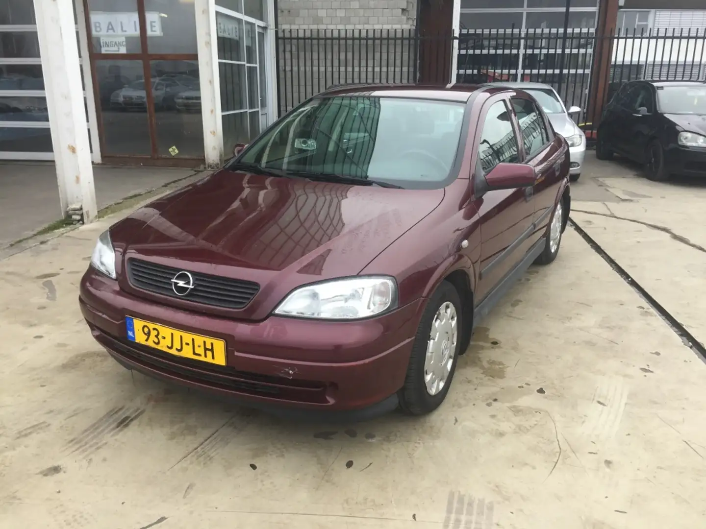 Opel Astra 1.6 Edition Rood - 2