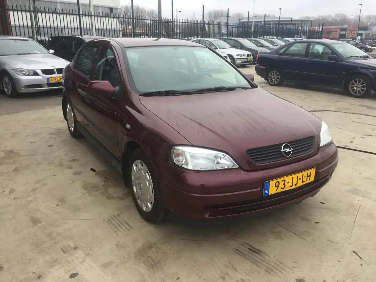 Opel Astra 1.6 Edition Rood - 1