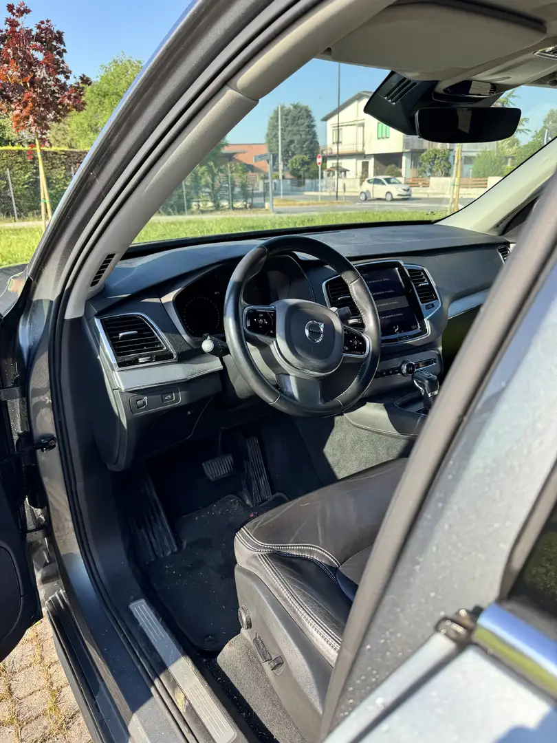 Volvo XC90 INSCRIPTION 7 Posti - D5 siva - 1