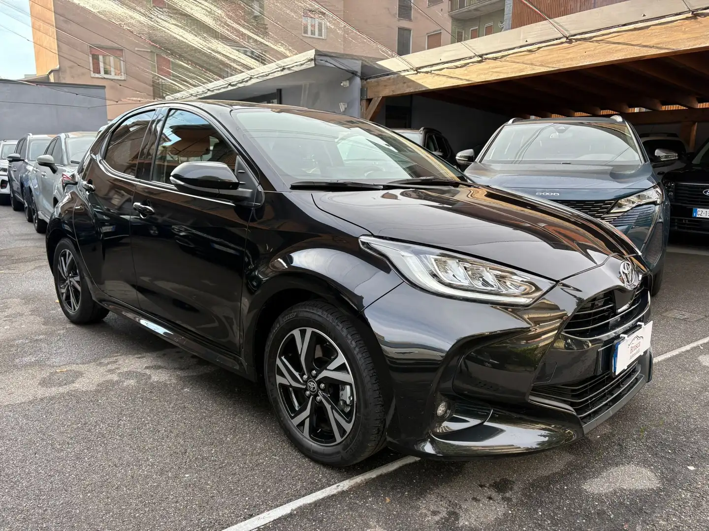 Toyota Yaris 1.5 Hybrid 5 porte Trend *PREZZO PROMO* Nero - 2