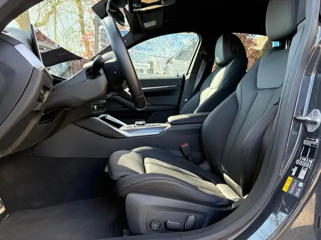BMW I4 view 11
