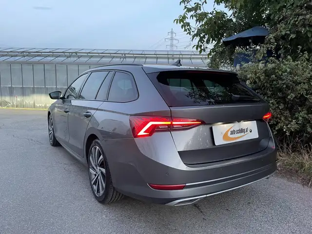 Skoda Octavia view 6