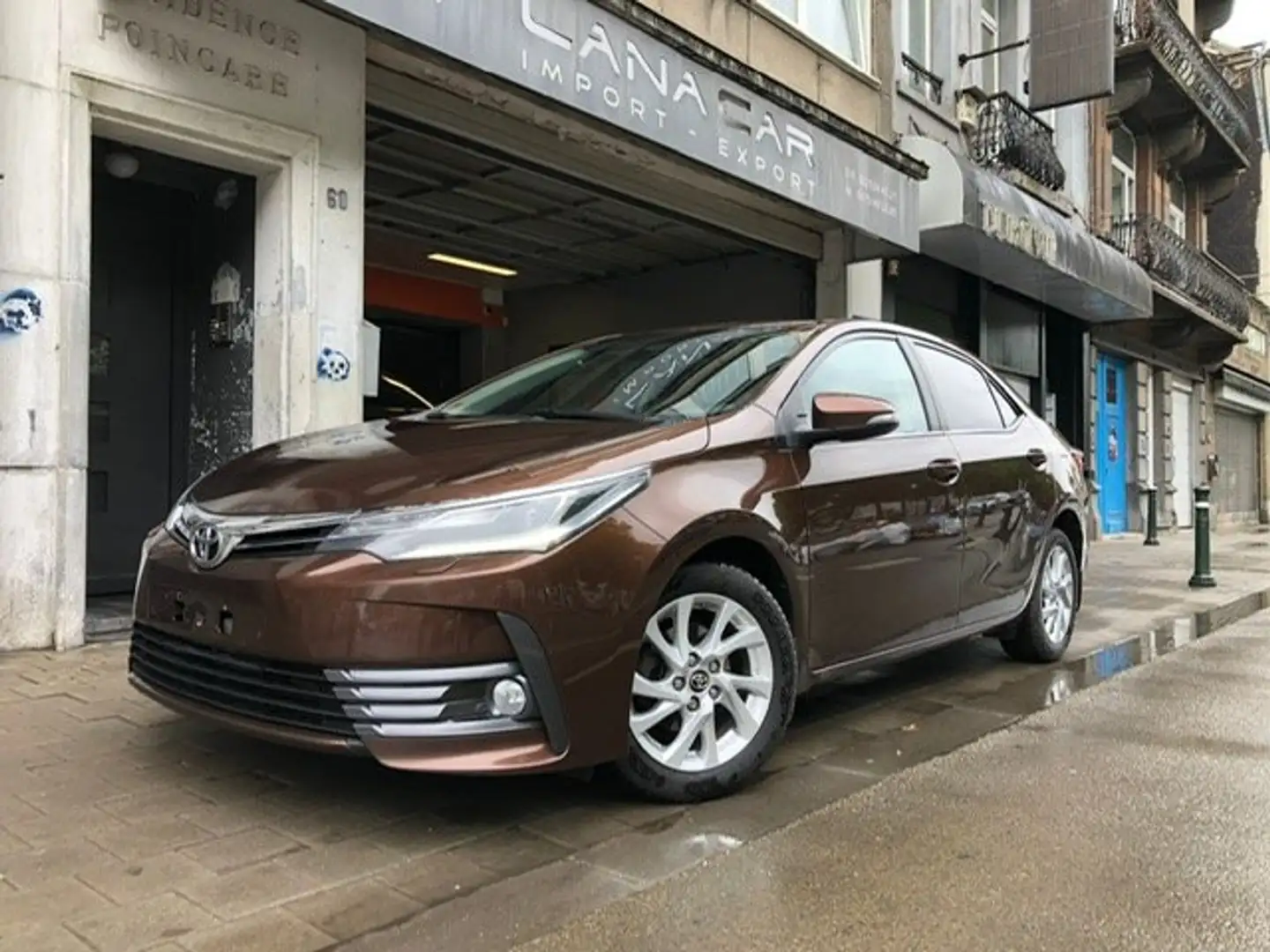 Toyota Corolla 1.6i Lounge Multidrive Bronze - 1