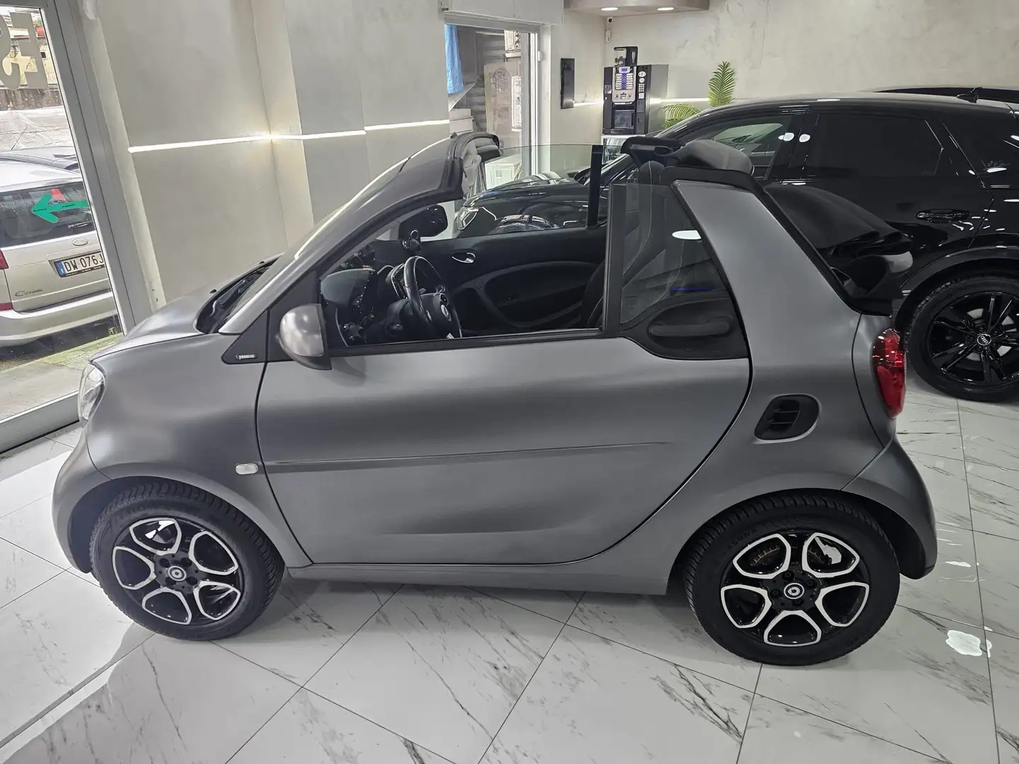 smart forTwo PRIME 0.9 TURBO 90CV TWINAMIC CABRIO FULL LED Gris - 2