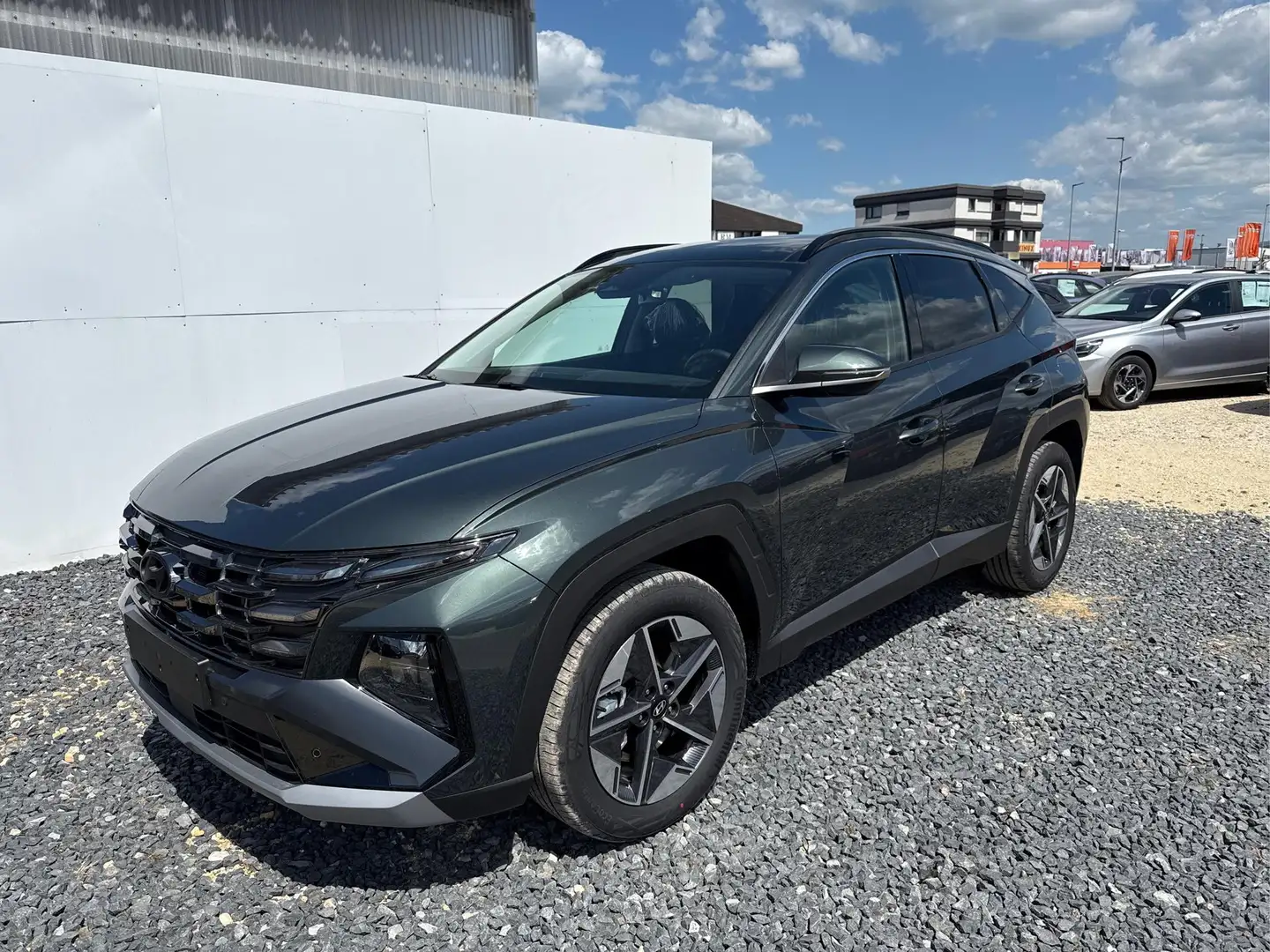 Hyundai TUCSON PREMIUM DCT ACC PANO SHZ v+h E-Shift 1.6 T-GDi ... Grün - 1