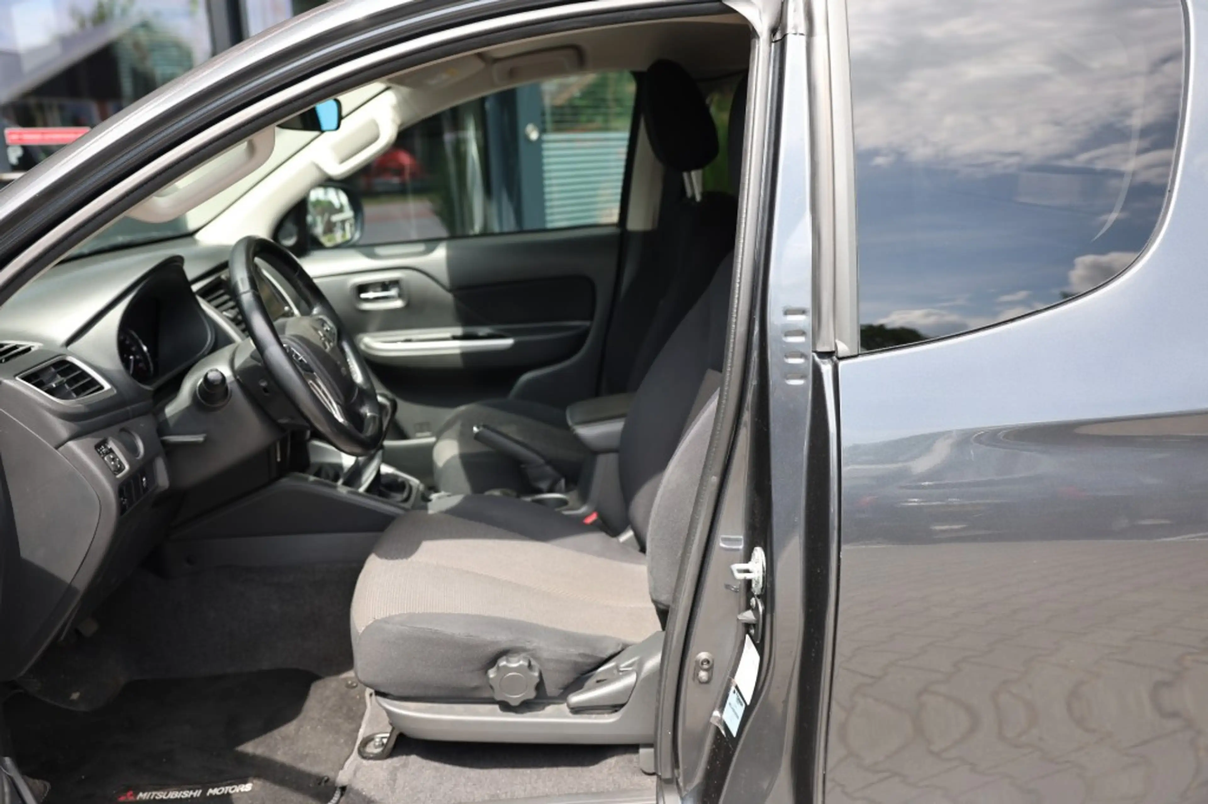 Mitsubishi L200 2.2 DI-D CLUB CAB INTENSE 4WD VAN — photo 8