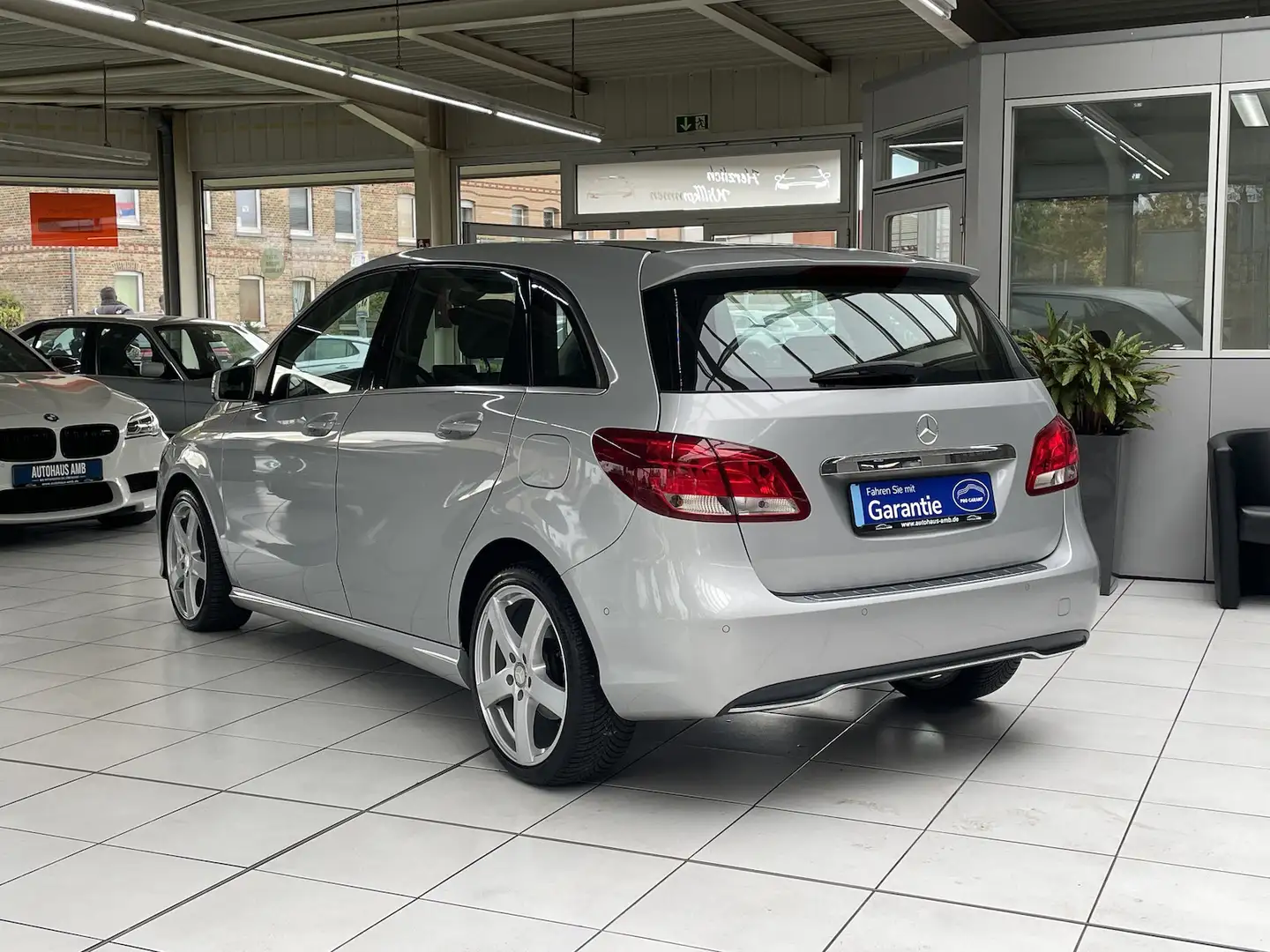 Mercedes-Benz B 180 CDI Aut. Navi Sitzheizung PDC GRA Argent - 2
