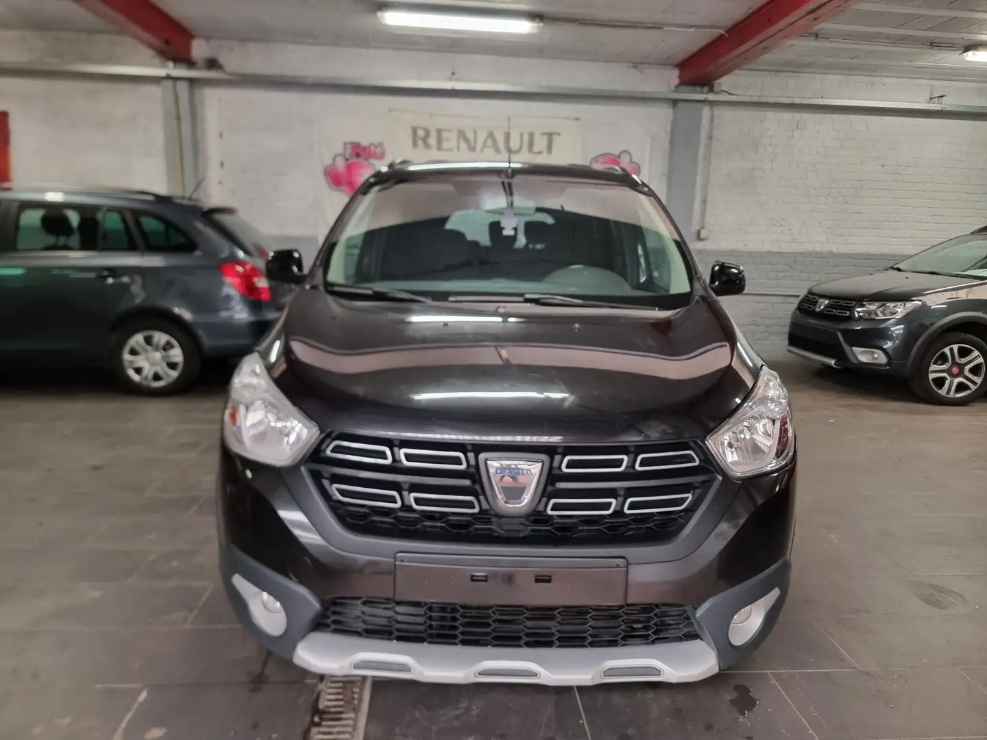 Dacia Lodgy Lodgy Stepway 1.5 dci 7pl. et 1 an de garantie Zwart - 1
