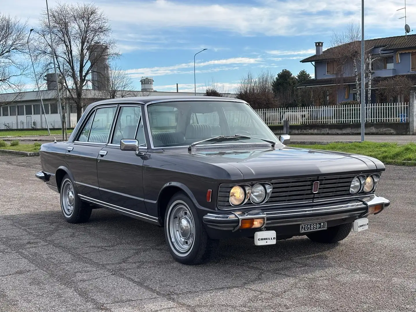Fiat 130 Berlina 3200 cambio automatico Grau - 1