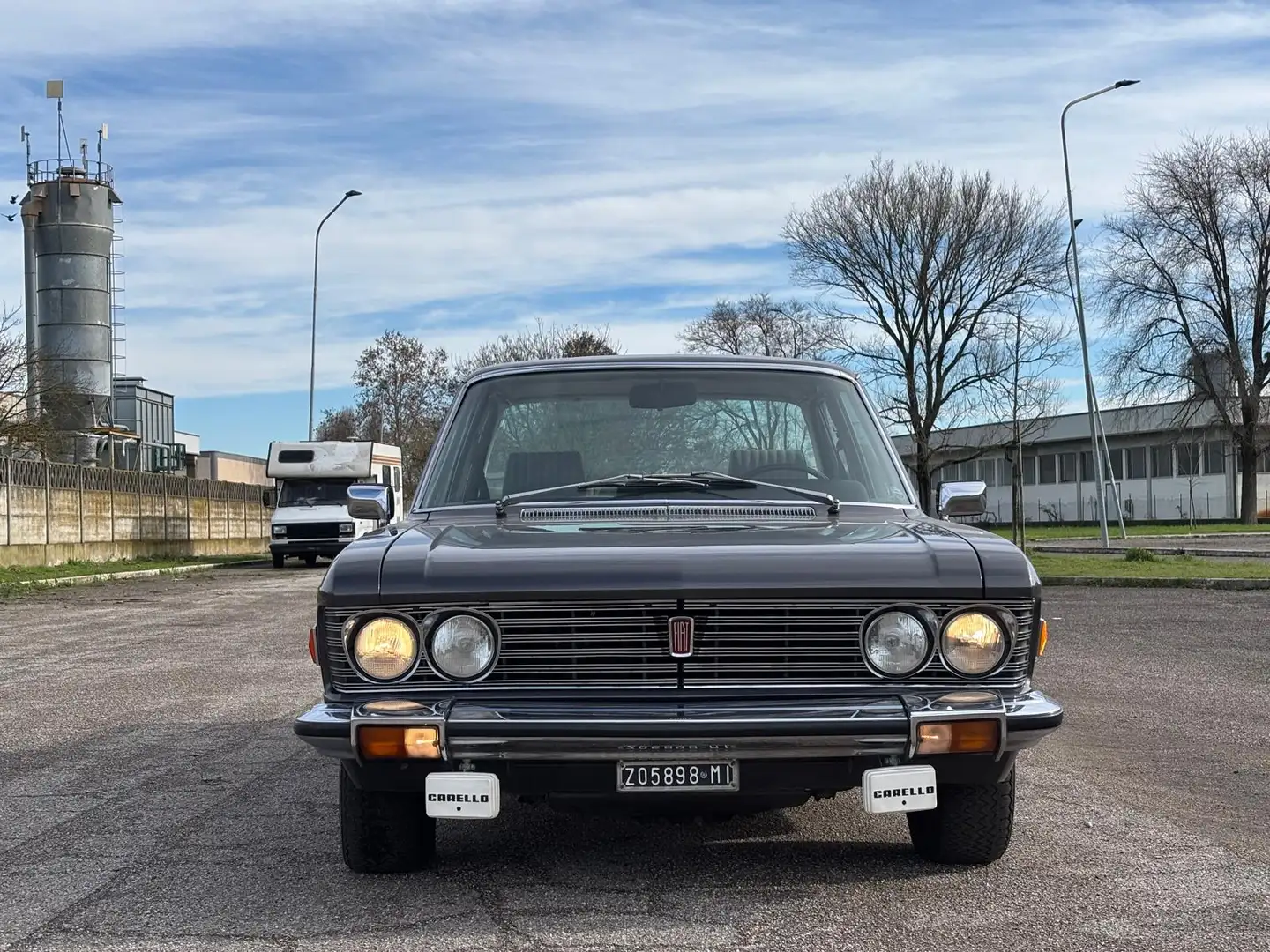 Fiat 130 Berlina 3200 cambio automatico Grau - 2