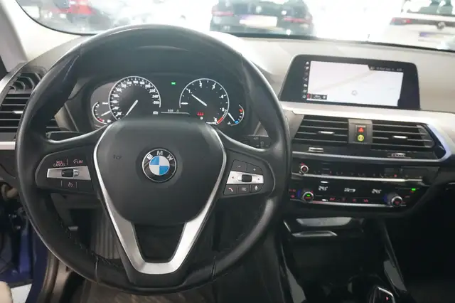 BMW X3 view 11