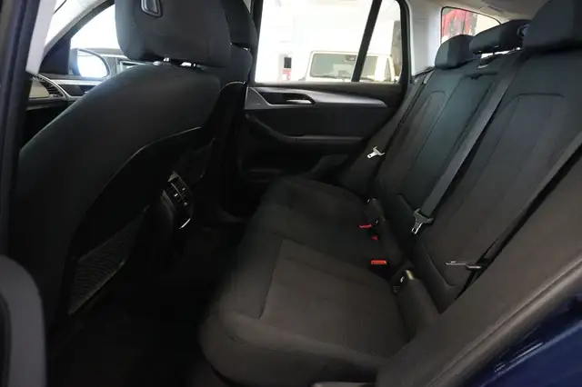 BMW X3 view 9