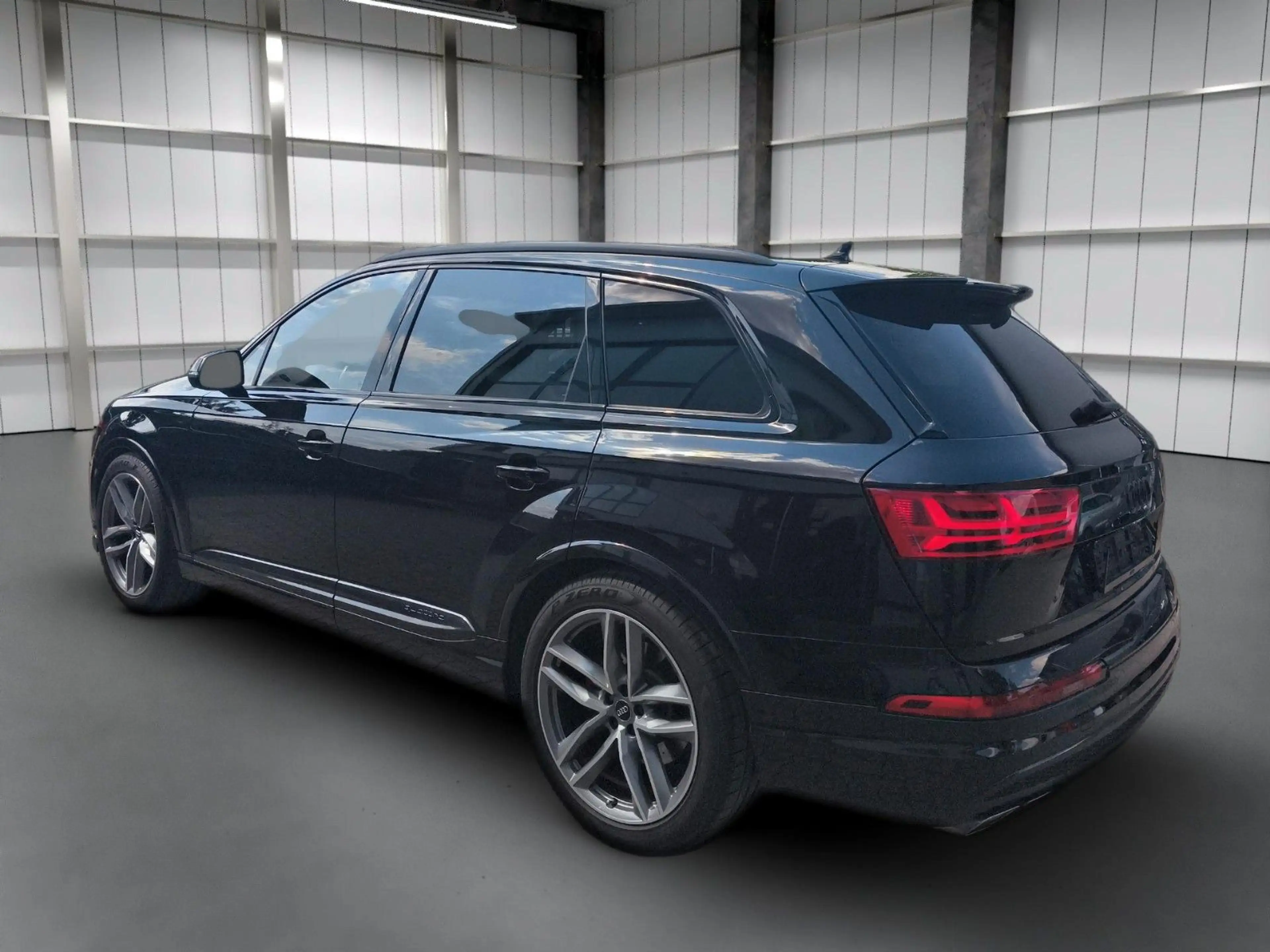 Audi SQ7 4.0 TDI quatt MATRIX PANO AHK STHZG — photo 4