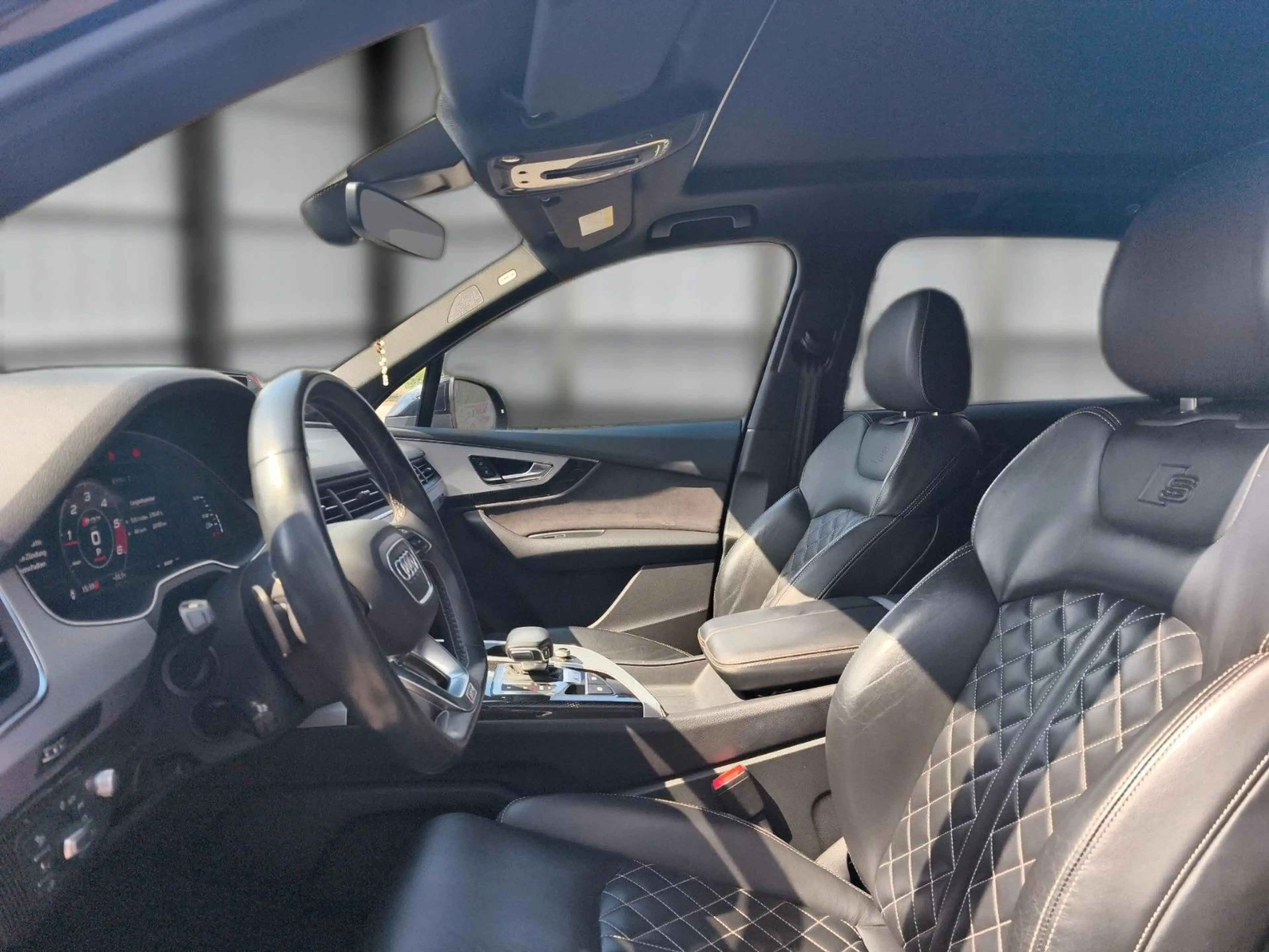 Audi SQ7 4.0 TDI quatt MATRIX PANO AHK STHZG — photo 12