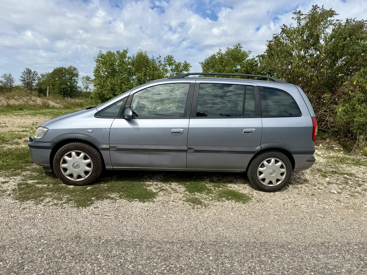 Opel Zafira Elegance 2,0 16V DTI Grau - 2