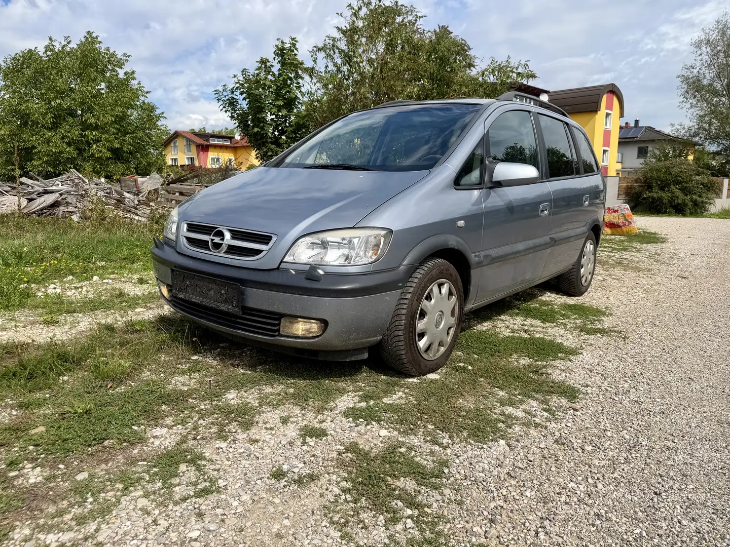Opel Zafira Elegance 2,0 16V DTI Grau - 1