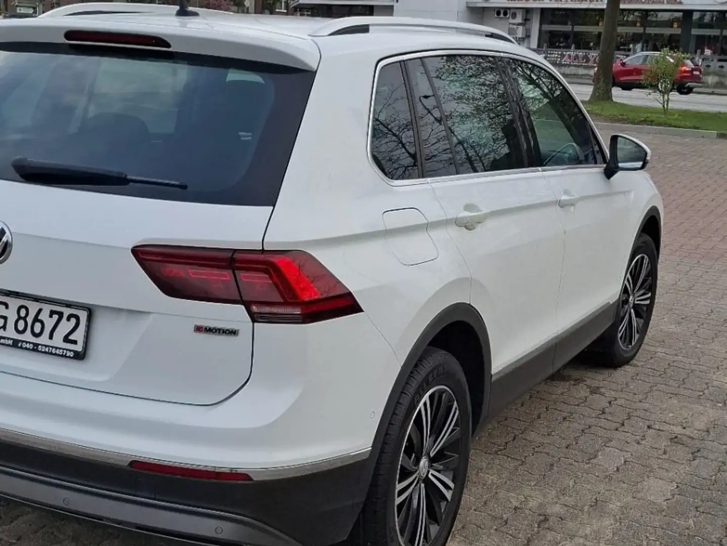 Volkswagen Tiguan 2.0 TDI SCR 4Motion DSG Advanced Weiß - 2