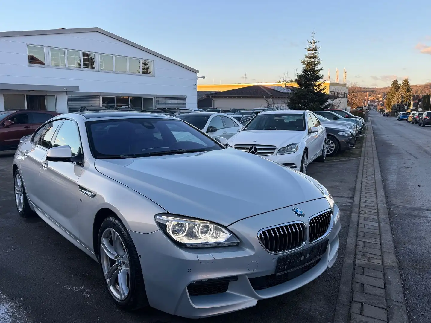 BMW 650 6 Gran Coupe 650 i xDrive*NEU*TÜV*M*650*TOP Grau - 2