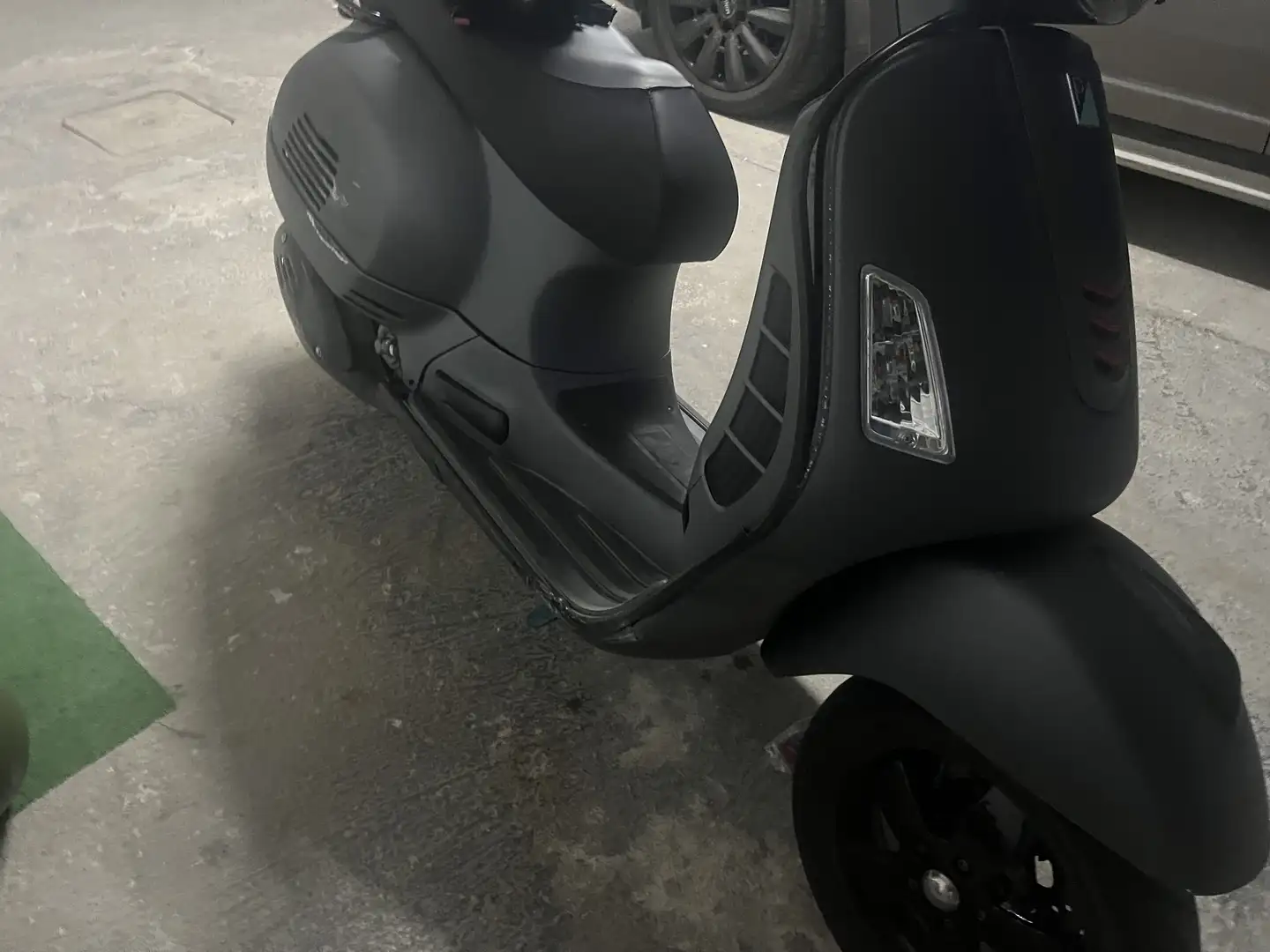 Vespa GTS Super Sport 300 - 2