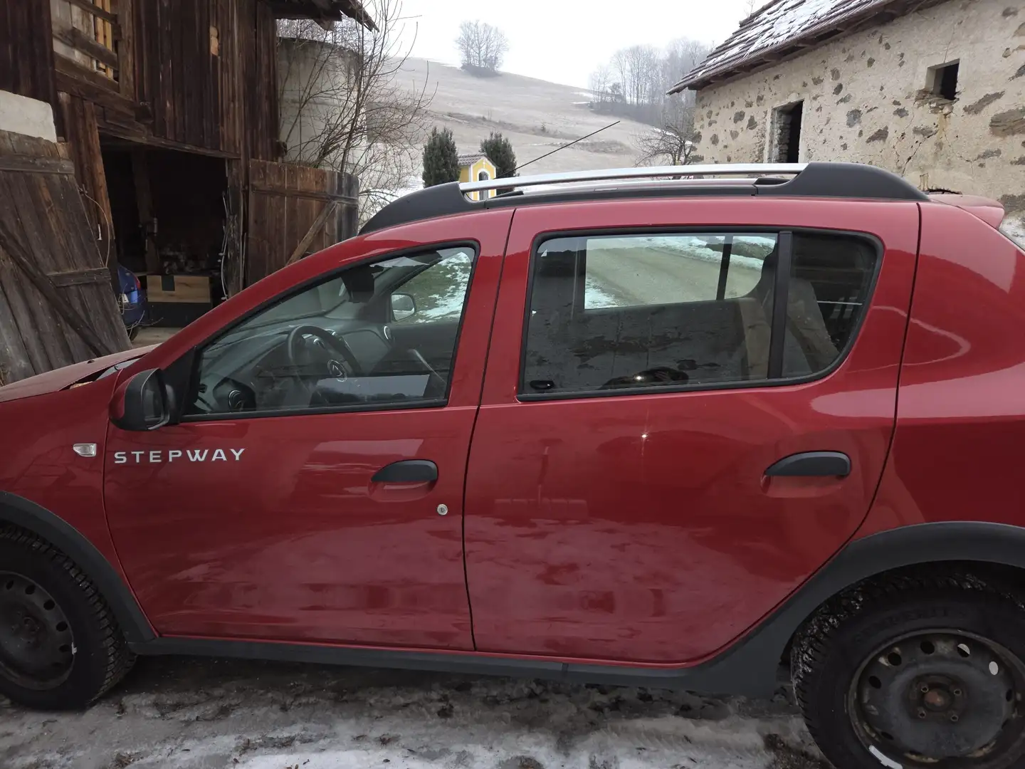 Renault Sandero Plus Winter und Sommerreifen. Pickerl ist gemacht. - 2