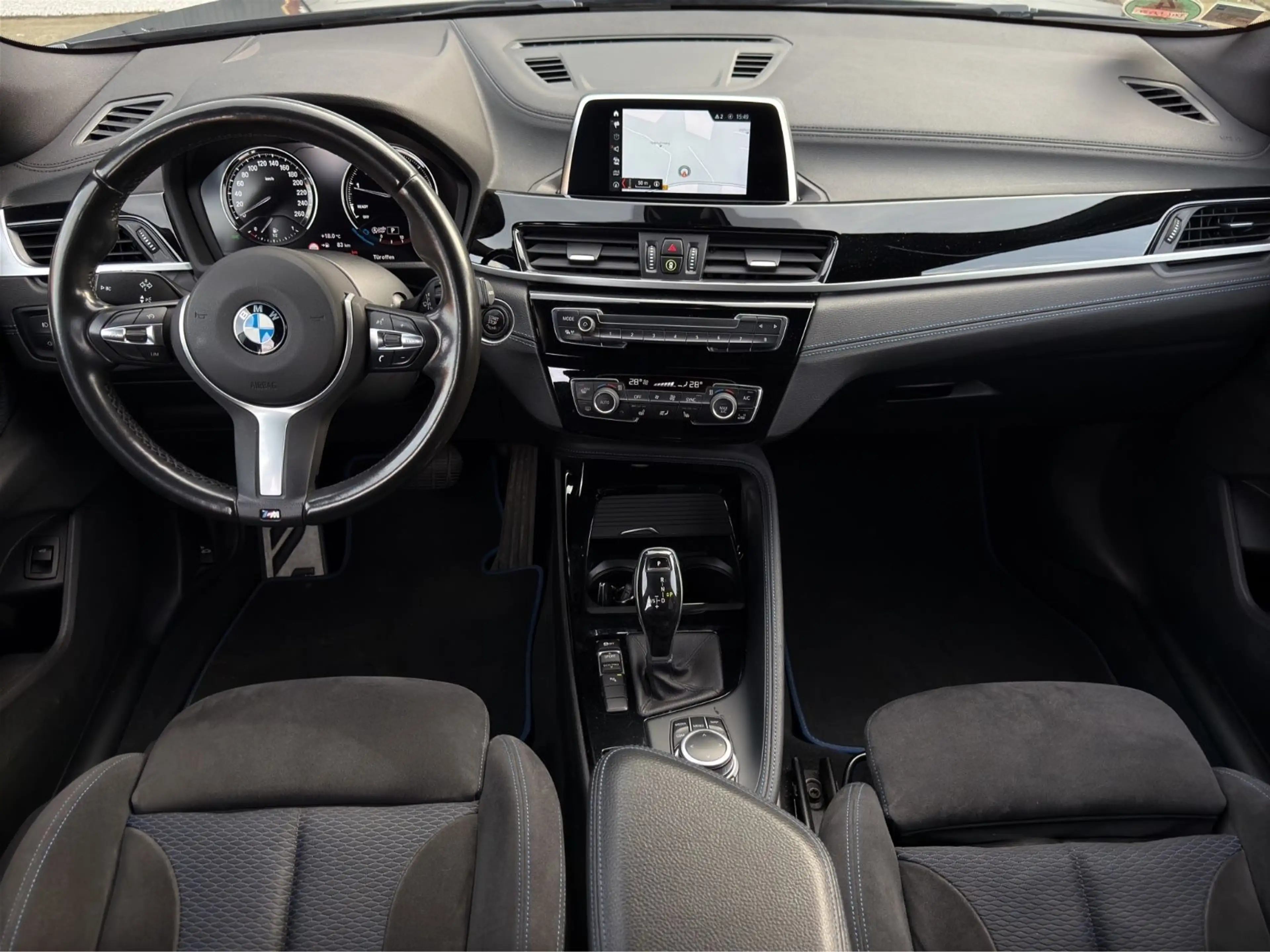 BMW X2 sDrive 18 i M Sport Kamera Navi LED Scheckhef — photo 11