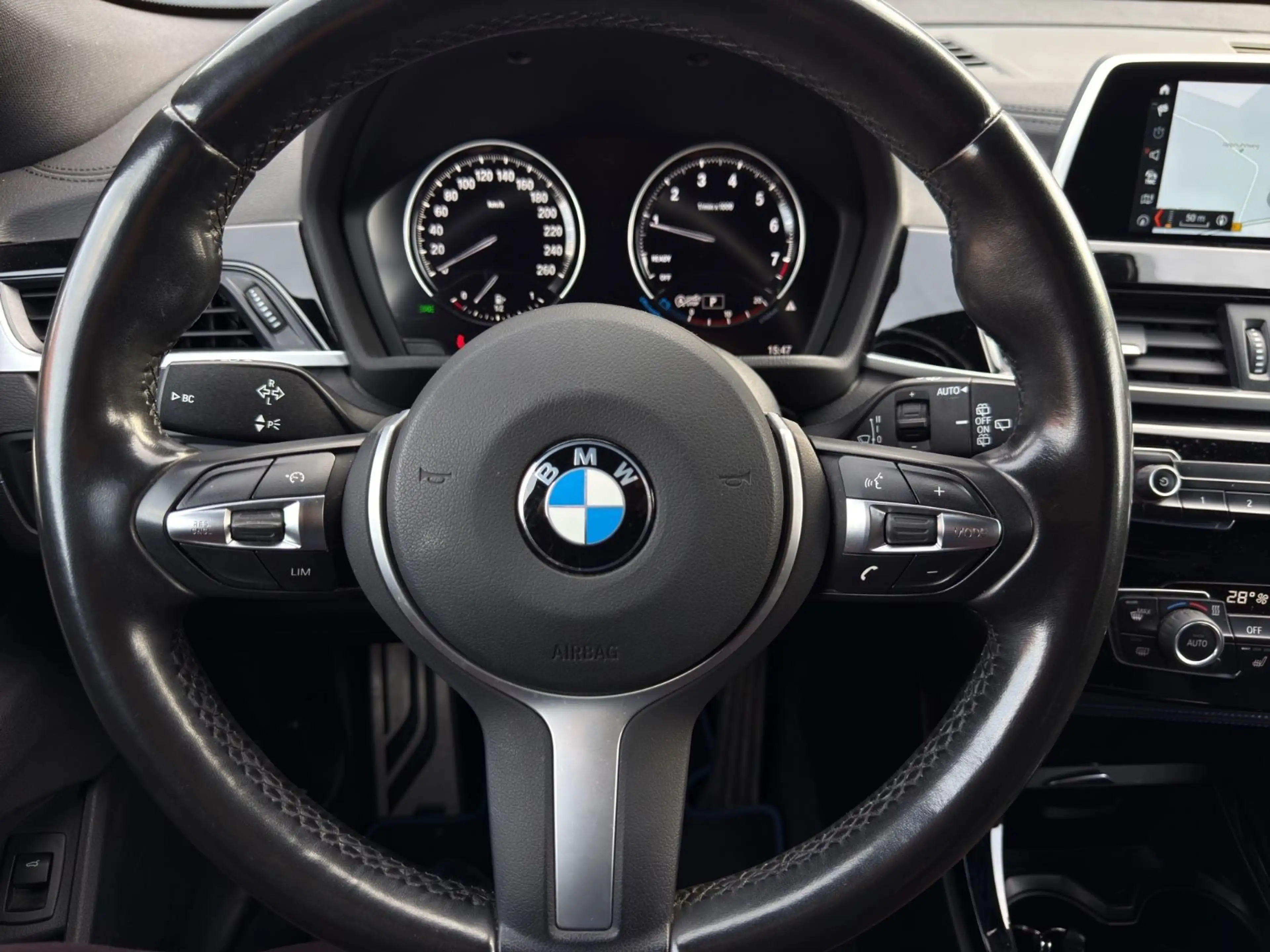 BMW X2 sDrive 18 i M Sport Kamera Navi LED Scheckhef — photo 12