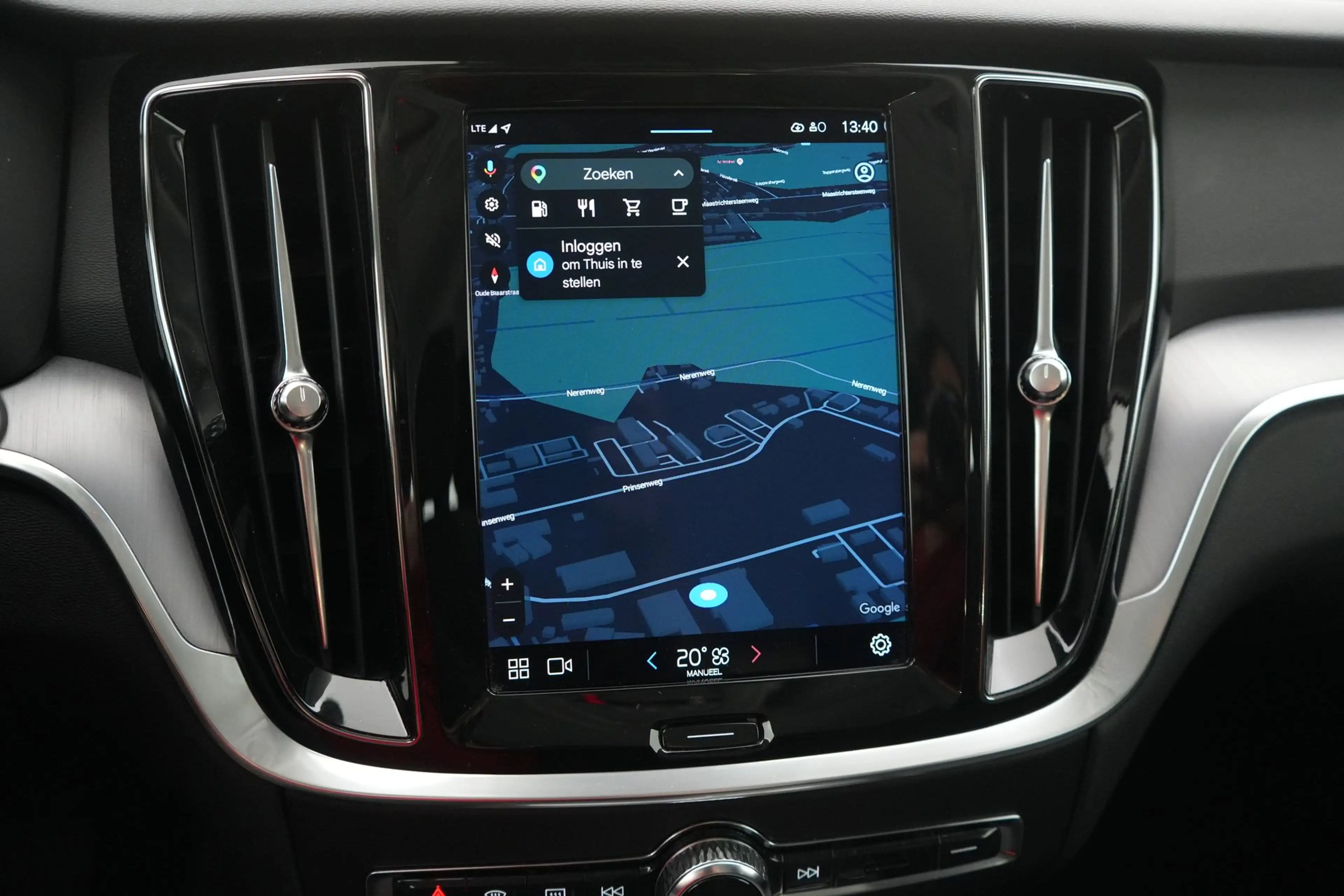 Volvo V60 2.0 B3 MHEV Essential DCT LED GPS PDC CAM Carplay — photo 15