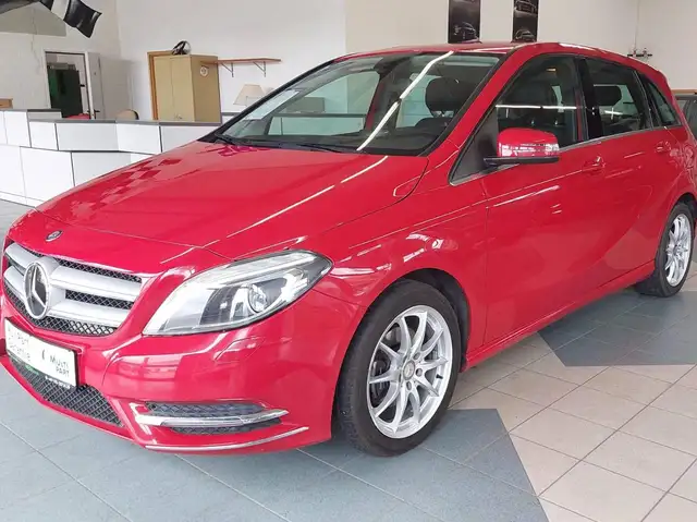 Mercedes-Benz B 200 B 200 Bi-Xenon LED-TFL Alu 17" Leder MF-Lenkrad 6-Gang Schaltgetriebe Radio/CD
