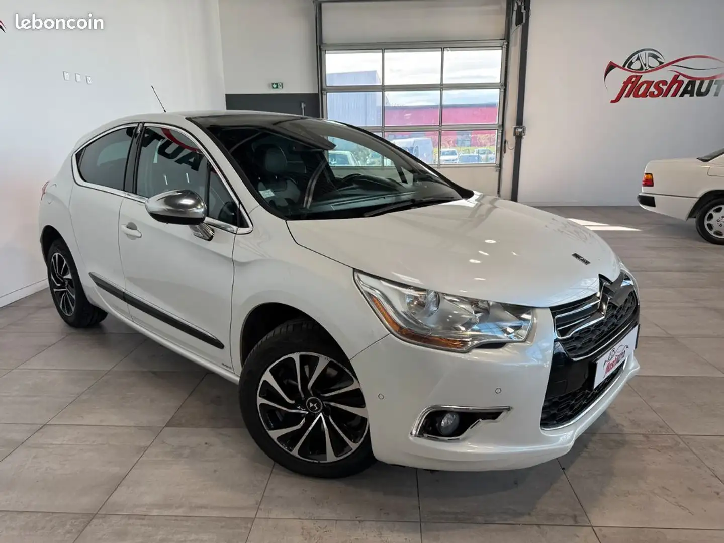 Citroen DS4 2.0 HDi 136cv ELECTRO SHOT-2013 Blanc - 2