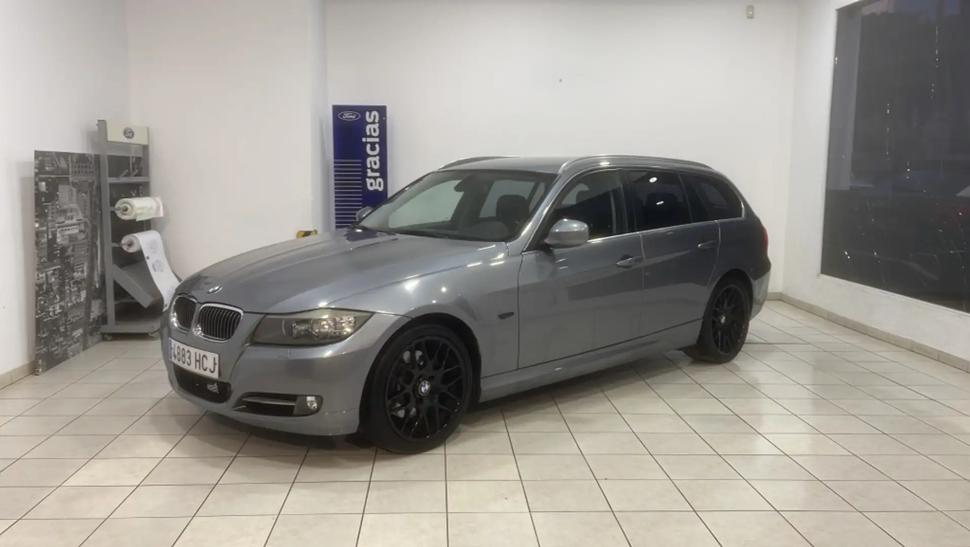 BMW 325 325iA xDrive Touring Gris - 1