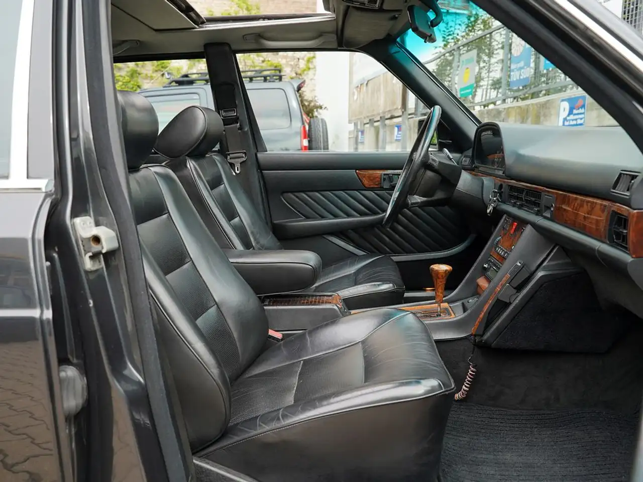 Mercedes-Benz S 560 Deutsch | SEL | W126 | 5.5 V8 | 279 PS | Automatik | Leder | Klimaautomatik | Sitzheizung v+h | Schiebedach, foto 4