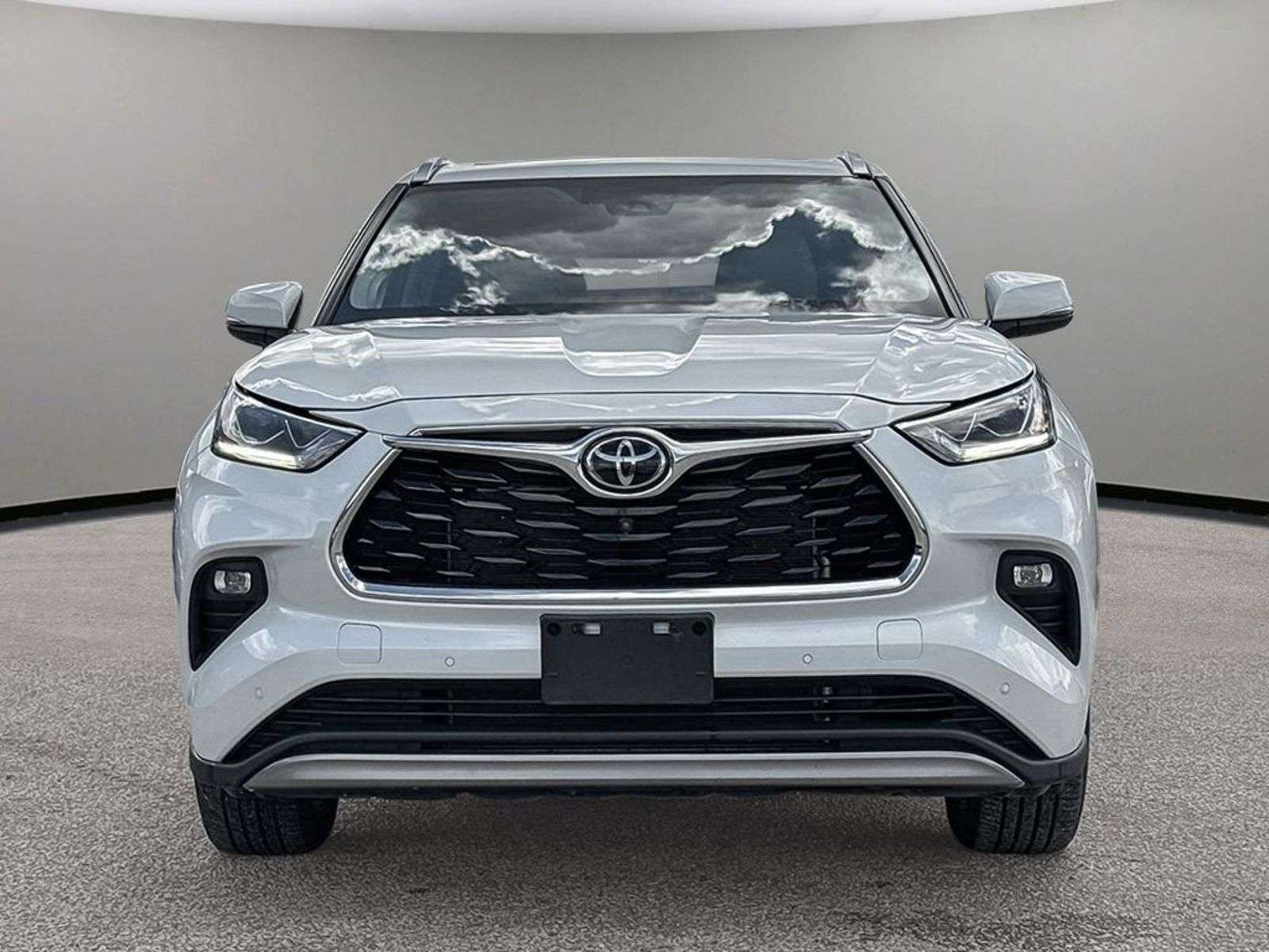 2022 Toyota Highlander Platinum | 2 Sets of Keys | 8-Passenger Seating | — снимка 1