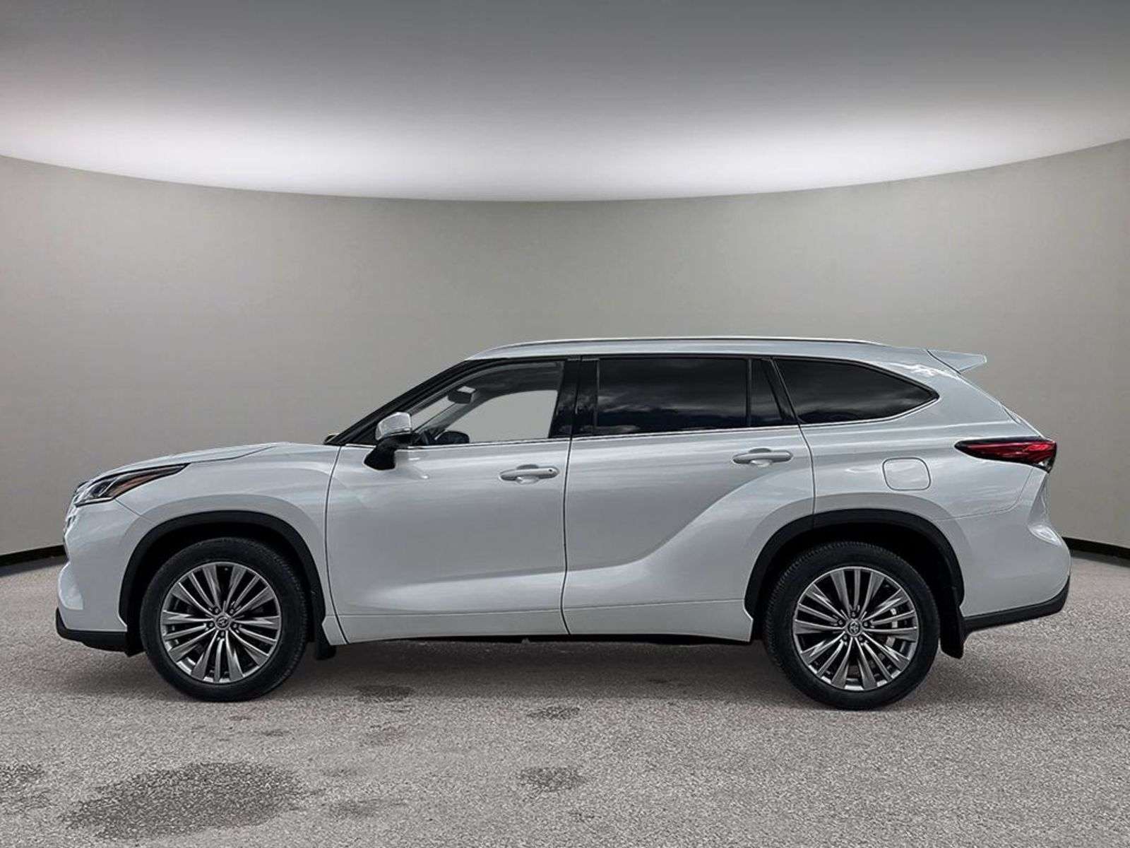 2022 Toyota Highlander Platinum | 2 Sets of Keys | 8-Passenger Seating | — снимка 1