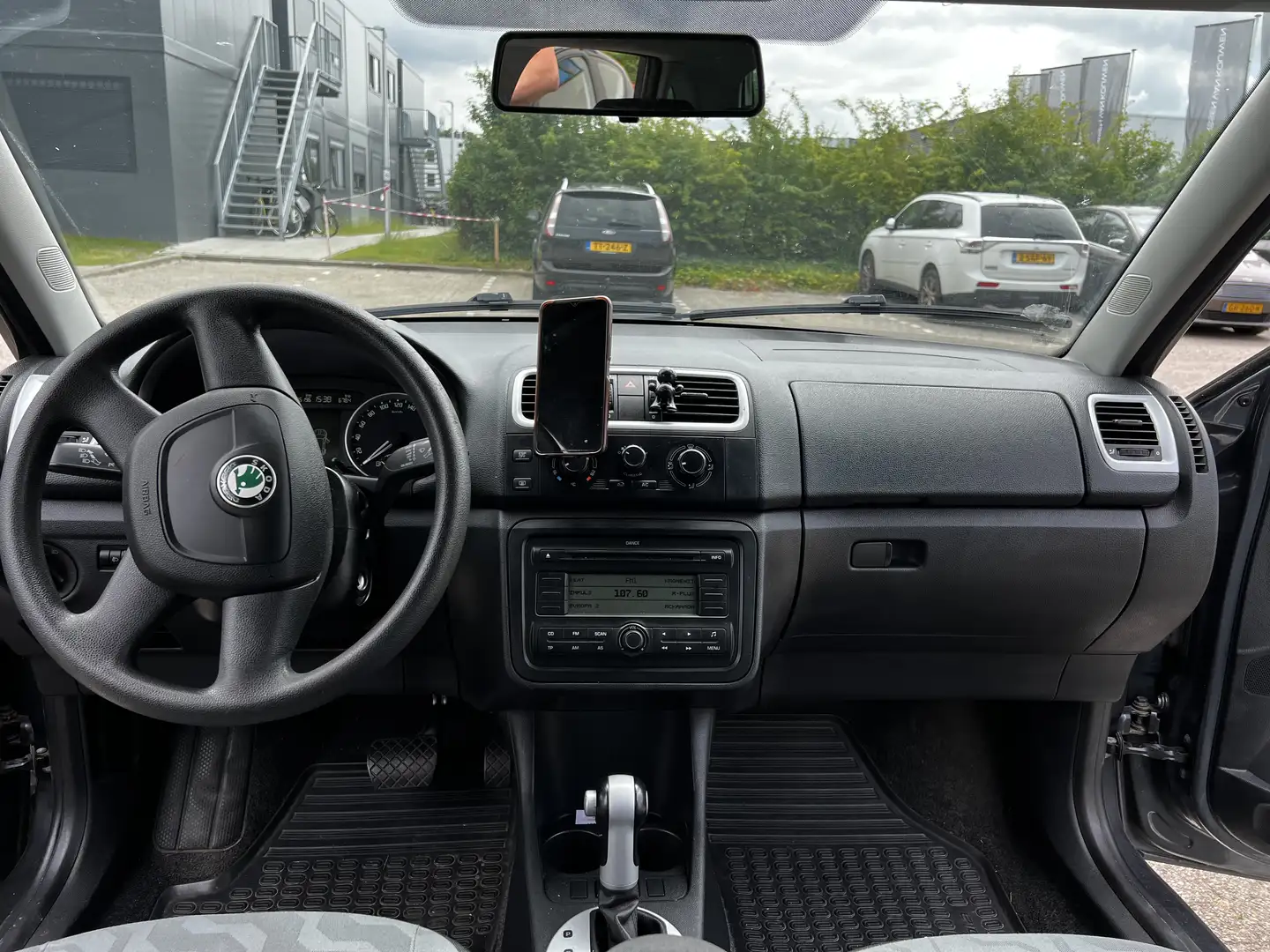 Skoda Fabia 1.6 16V Combi Tiptronic Ambiente - 2