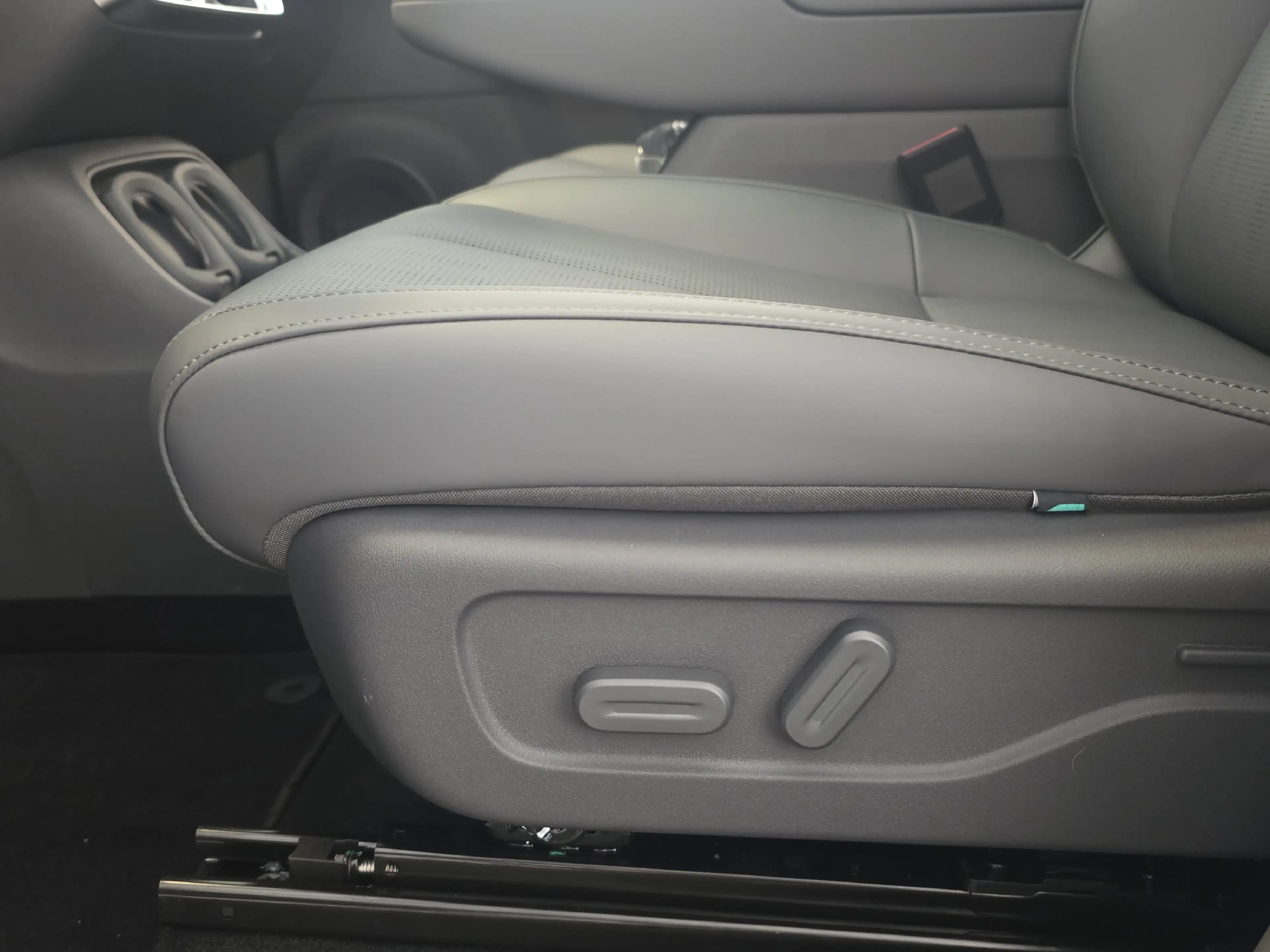 Leapmotor B10 1.5 REEV Design ***sofort verfügbar*** — photo 12